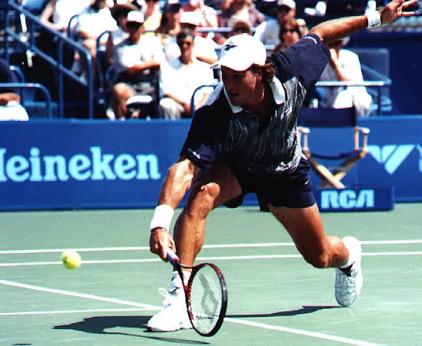 Elderly tennis fan laments decline in serve &amp; volley play