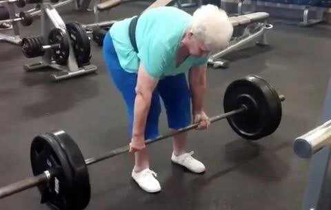 Instagram video of old lady deadlifting proves it’s safe for everyone
