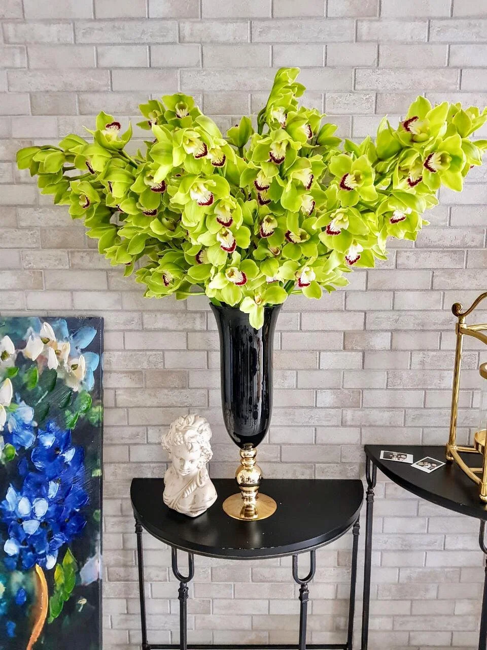 GREEN ALICE ANDERSON VASE.jpg