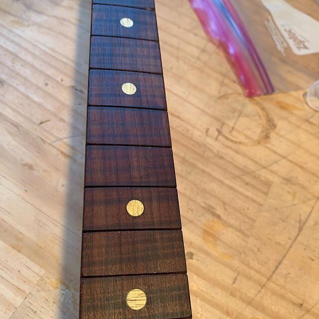 Hey there, tenor banjo baby. Kay made some great (underappreciated) tenor banjos. This one&rsquo;s getting a new DARK roasted maple fingerboard with contrasting wood dots. #tenorbanjo #kaybanjo