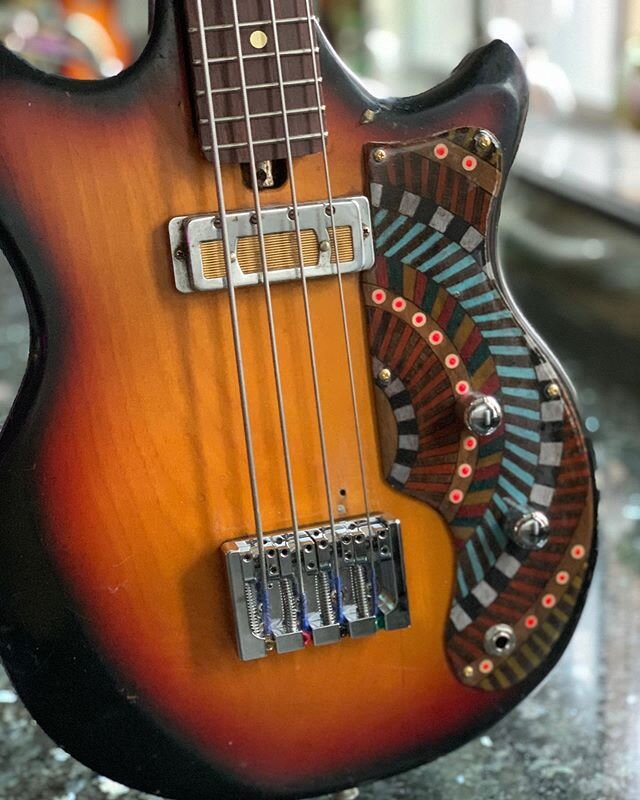 Life might be getting less convenient and more stressful for us, but the guitars are thriving - this extremely-short scale Teisco bass got Very Fancy Fixed. #teisco #teiscobass #mij
