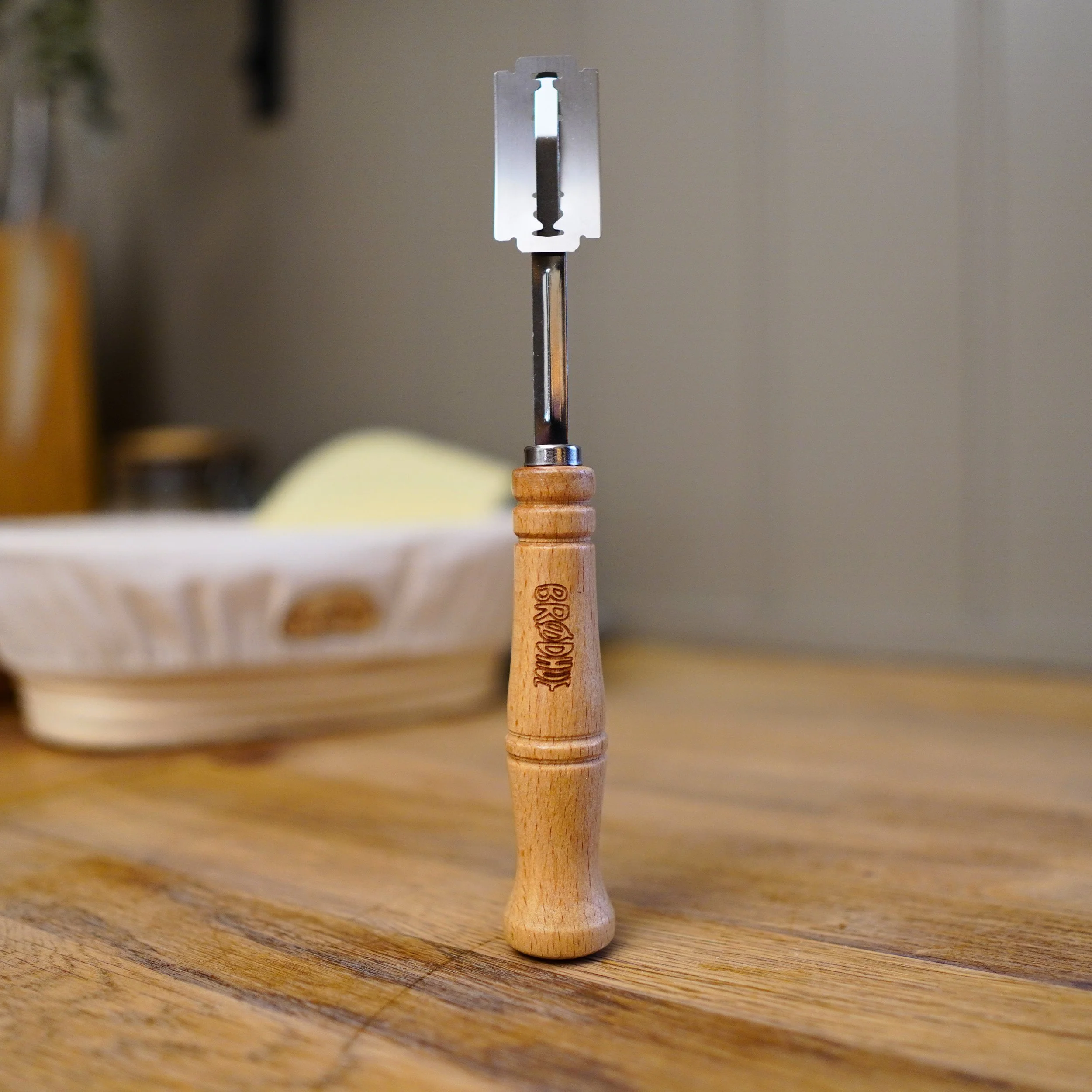 snittekniv står.jpg