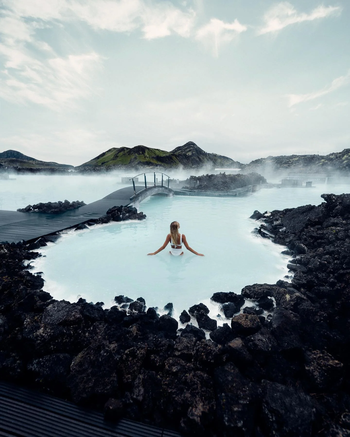 I heard it&rsquo;s mandatory to visit the Blue Lagoon on your first trip to Iceland 😉

We absolutely loved this experience. This is one of those rare tourist attractions that is absolutely worth the hype. We were the first ones in the lagoon at 8 AM