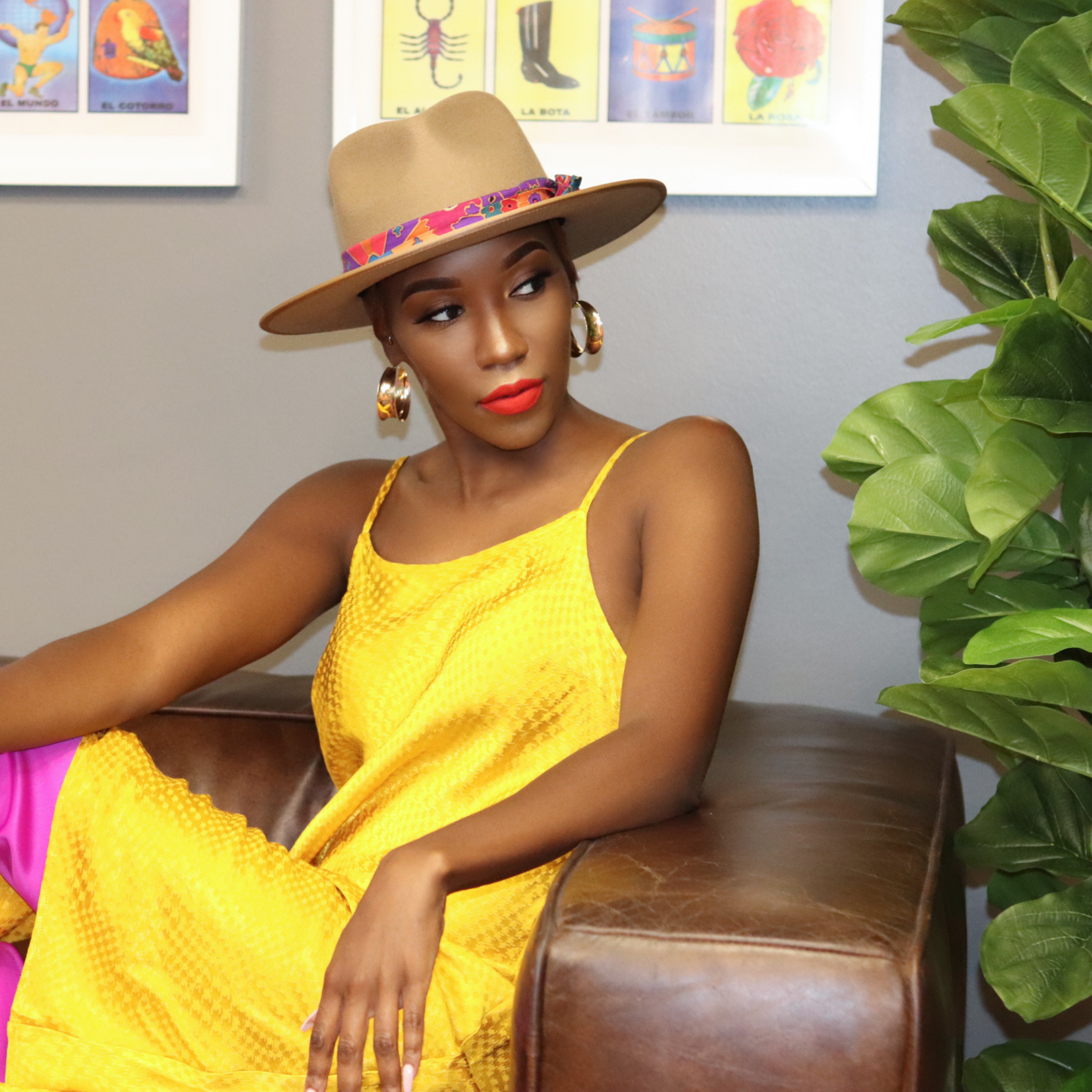 Model gold hoop .png