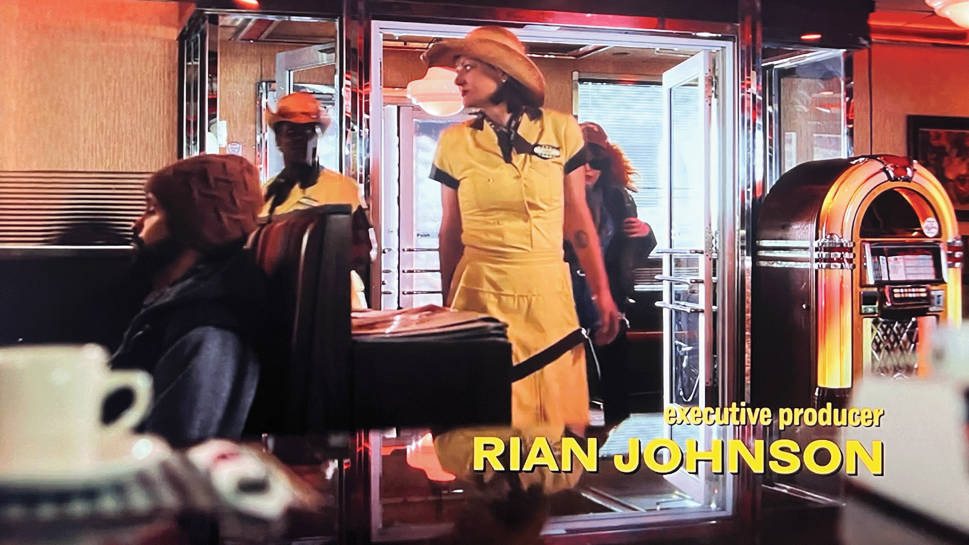 E12: End of the Road, Gingham Placemat & Pin