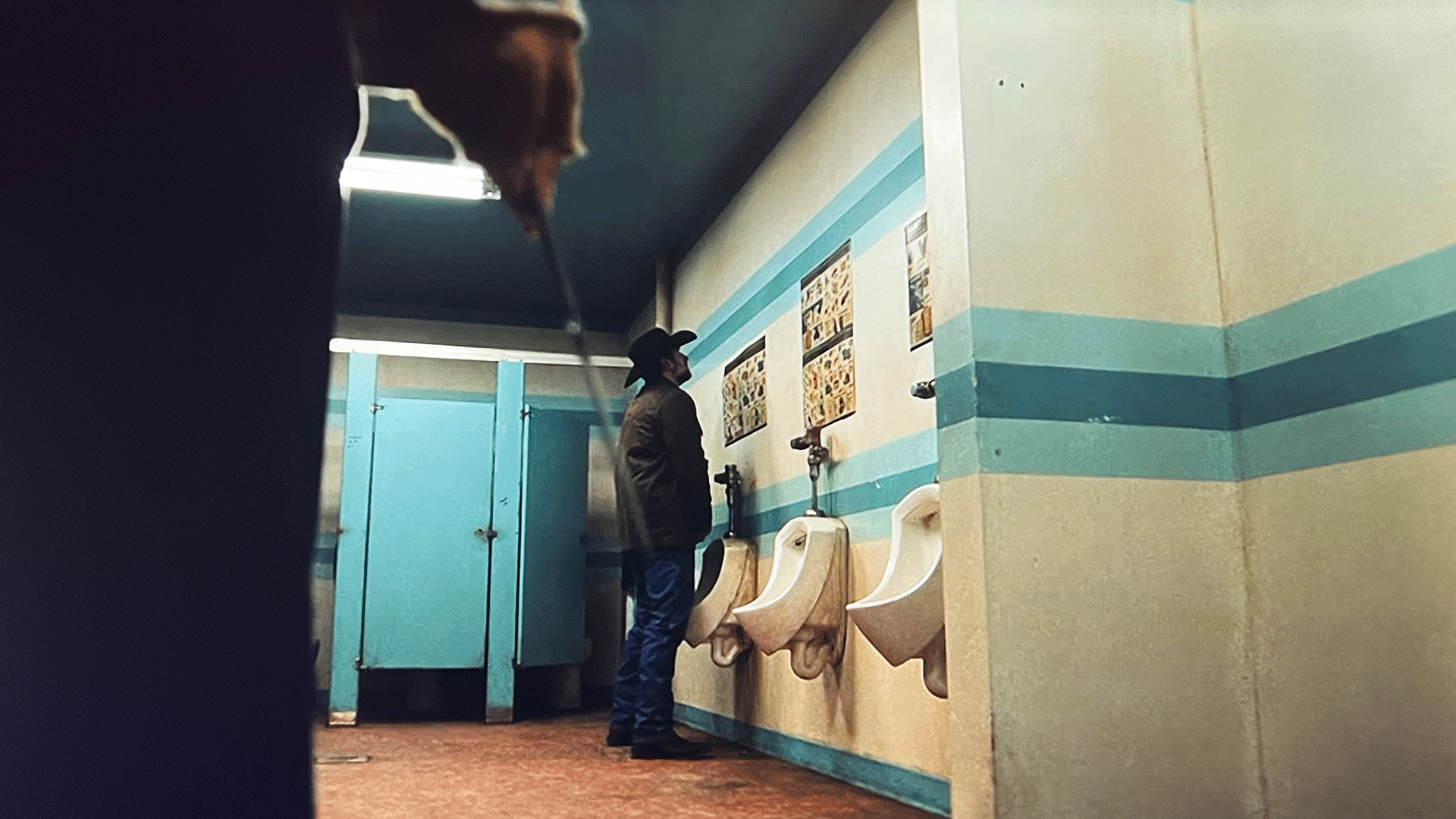 E12: End of the Road, Gas Station Circulars