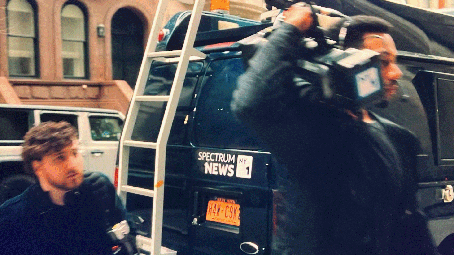 Spectrum News NY1, Cut Vinyl Logo