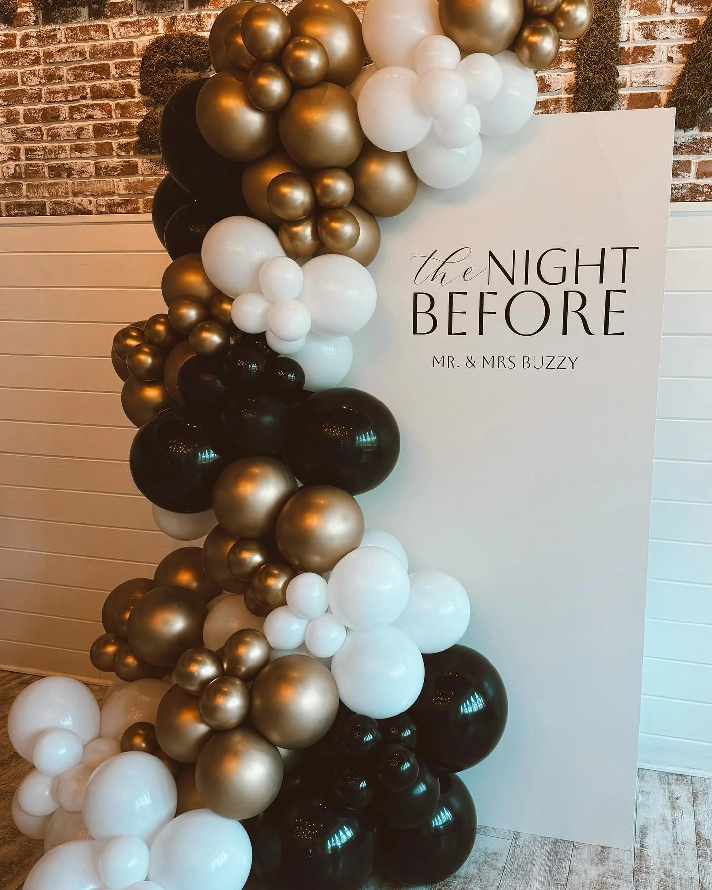 The sweet simplicty of 𝐿𝑒𝓈𝓈 𝒾𝓈 𝓂𝑜𝓇𝑒&hellip;

While I love an over-the-top party with layers of details, lately, I&rsquo;ve really been finding such peace and happiness with clients who are wanting the &ldquo;simple touch&rdquo;.

So, YES- e