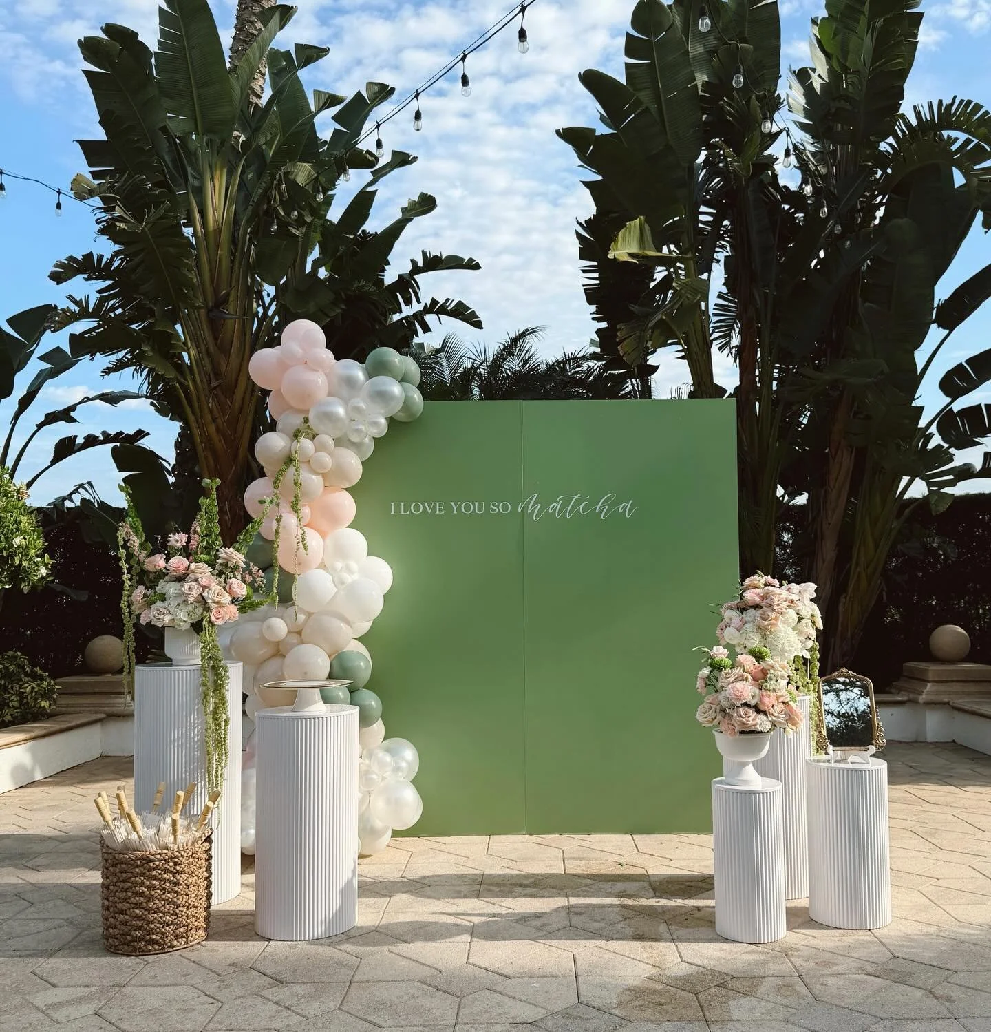 a 𝑀𝒶𝓉𝒸𝒽𝒶 made in heaven 🍵 🤍 🌸

#ILoveYouSoMatcha #MatchaMoment #LuxuryEventStyling #NaplesEvents #swflevents