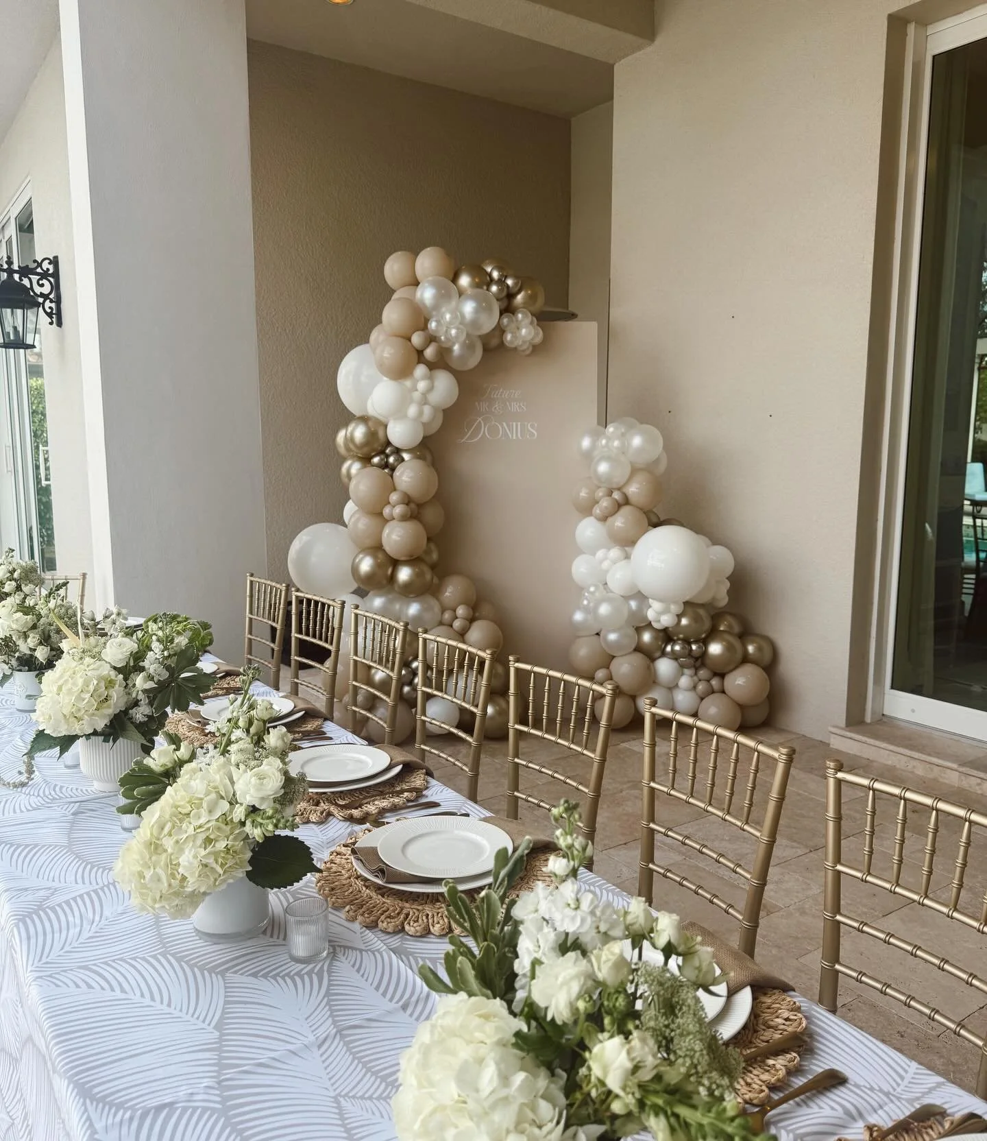 Hibachi Nights at home, are such a fun alternative to traditional catering ✨ we&rsquo;re here to elevate that experience for you and your guests. 

🤍 Neutral FL vibes for the bride + groom 🤍 

Rentals: @trinityspecialeventrentals 

#hibachi #naples