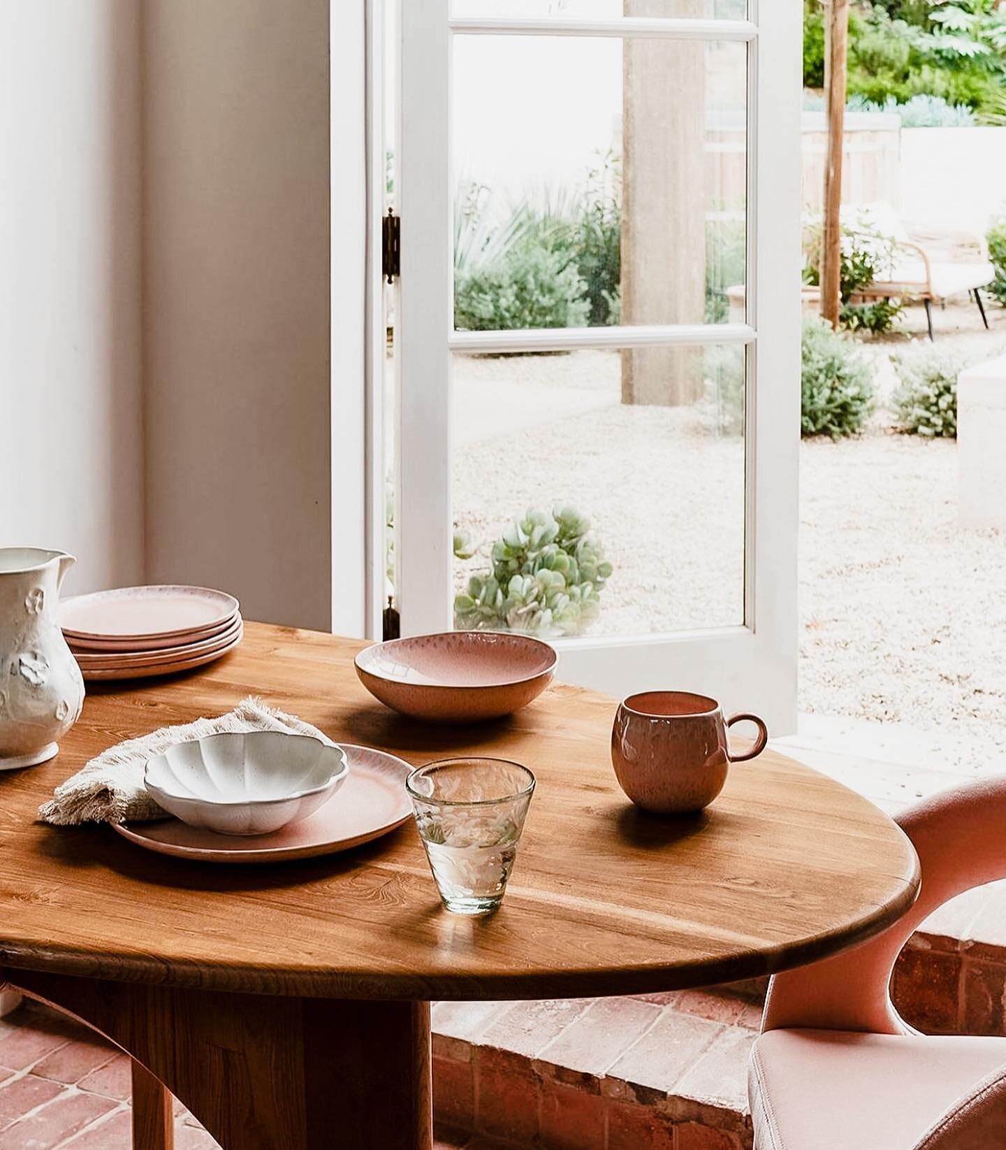 🌿Monday inspiration&hellip;love the simplicity and calmness of this setting✨ -Anthroliving #inspiration #inspired #homedesign #calmspaces