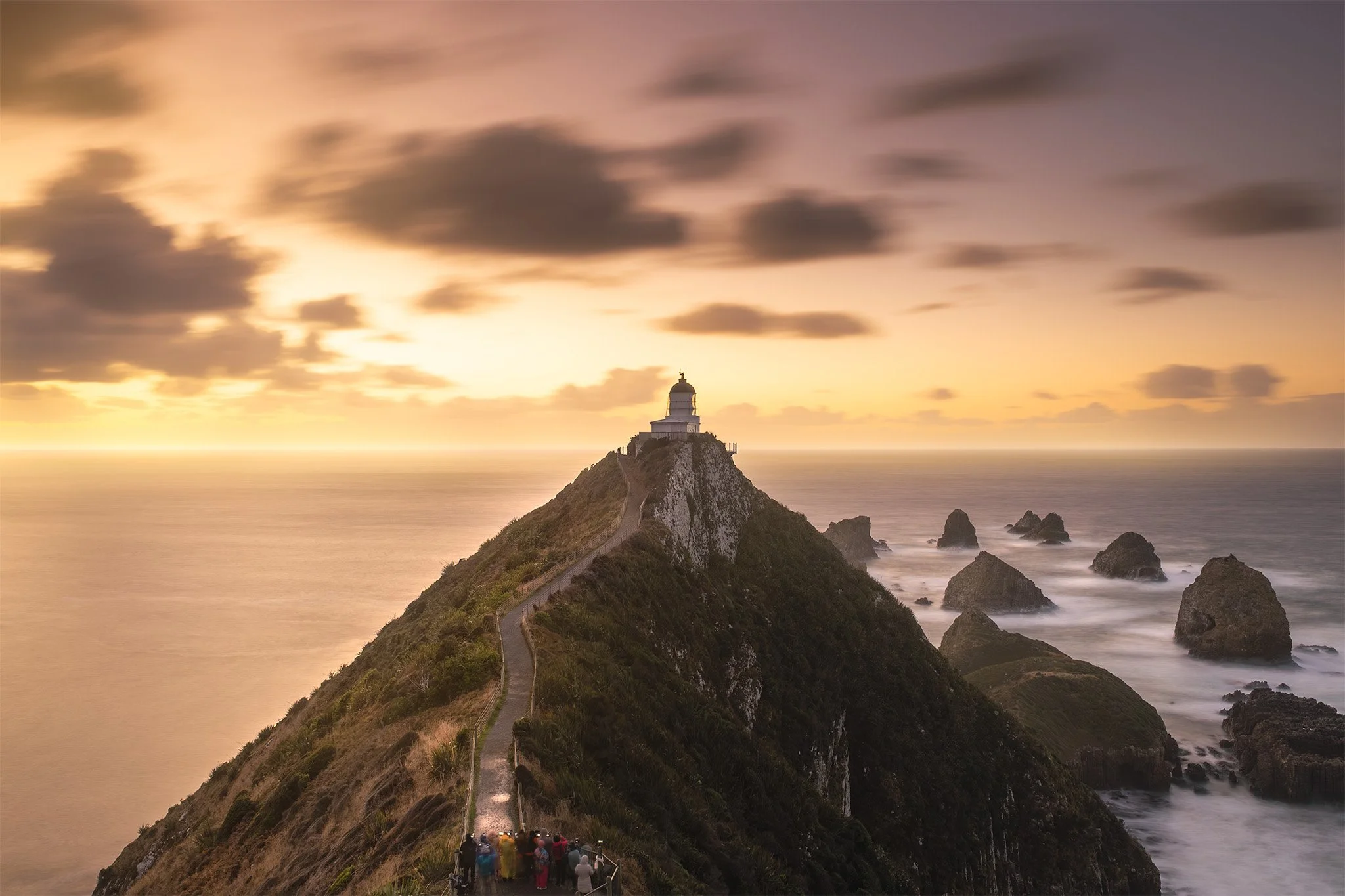 Nugget lighthouse.jpg
