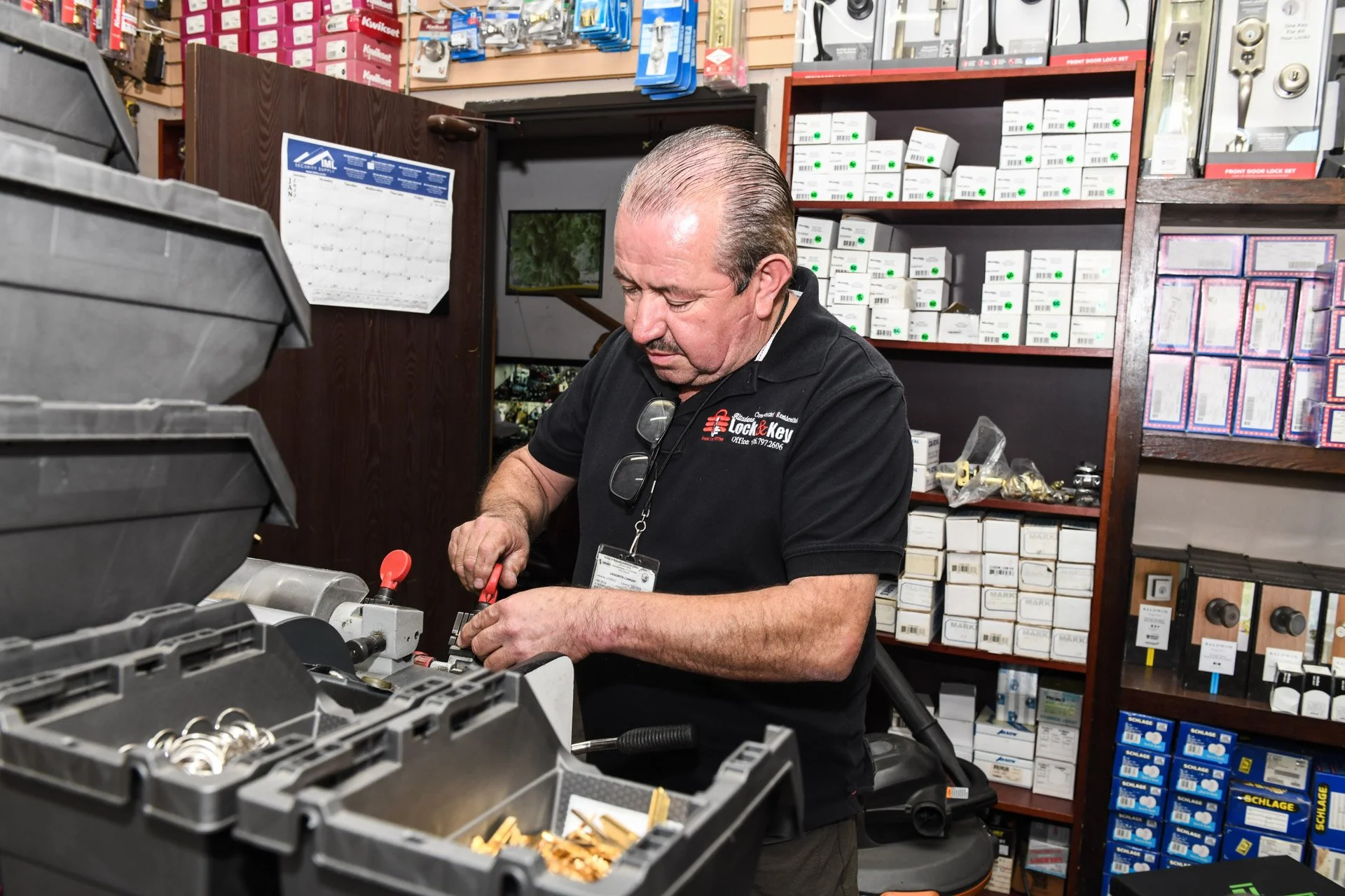 MANUEL_ALMANZA_LOCKSMITH_LOS ANGELES_MAG_004.jpeg