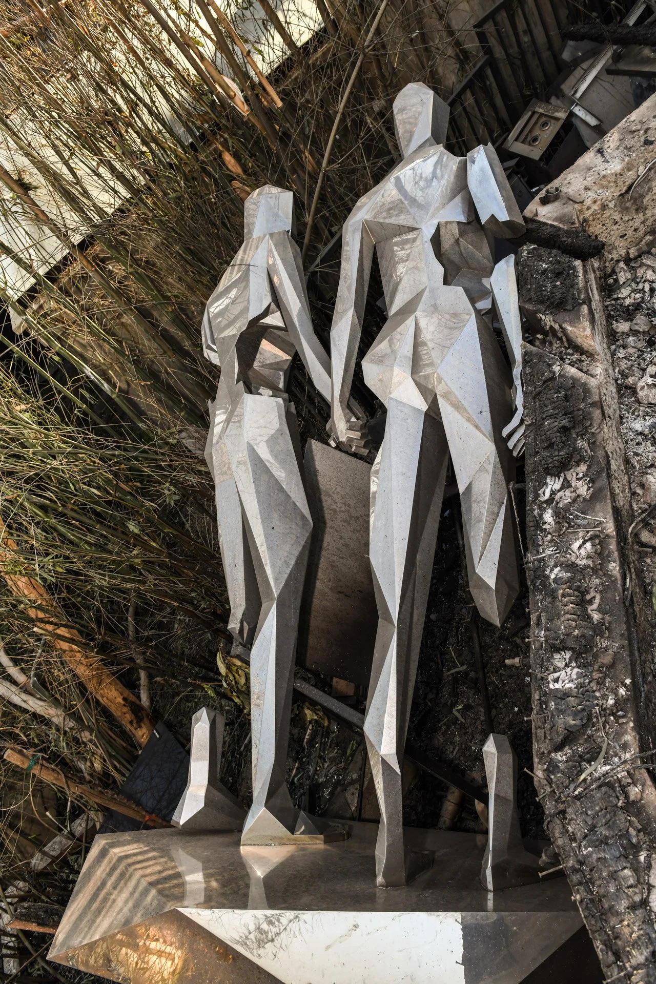 RON_RIVLIN_HOUSE_STATUE_LOS ANGELES MAG_005.jpeg