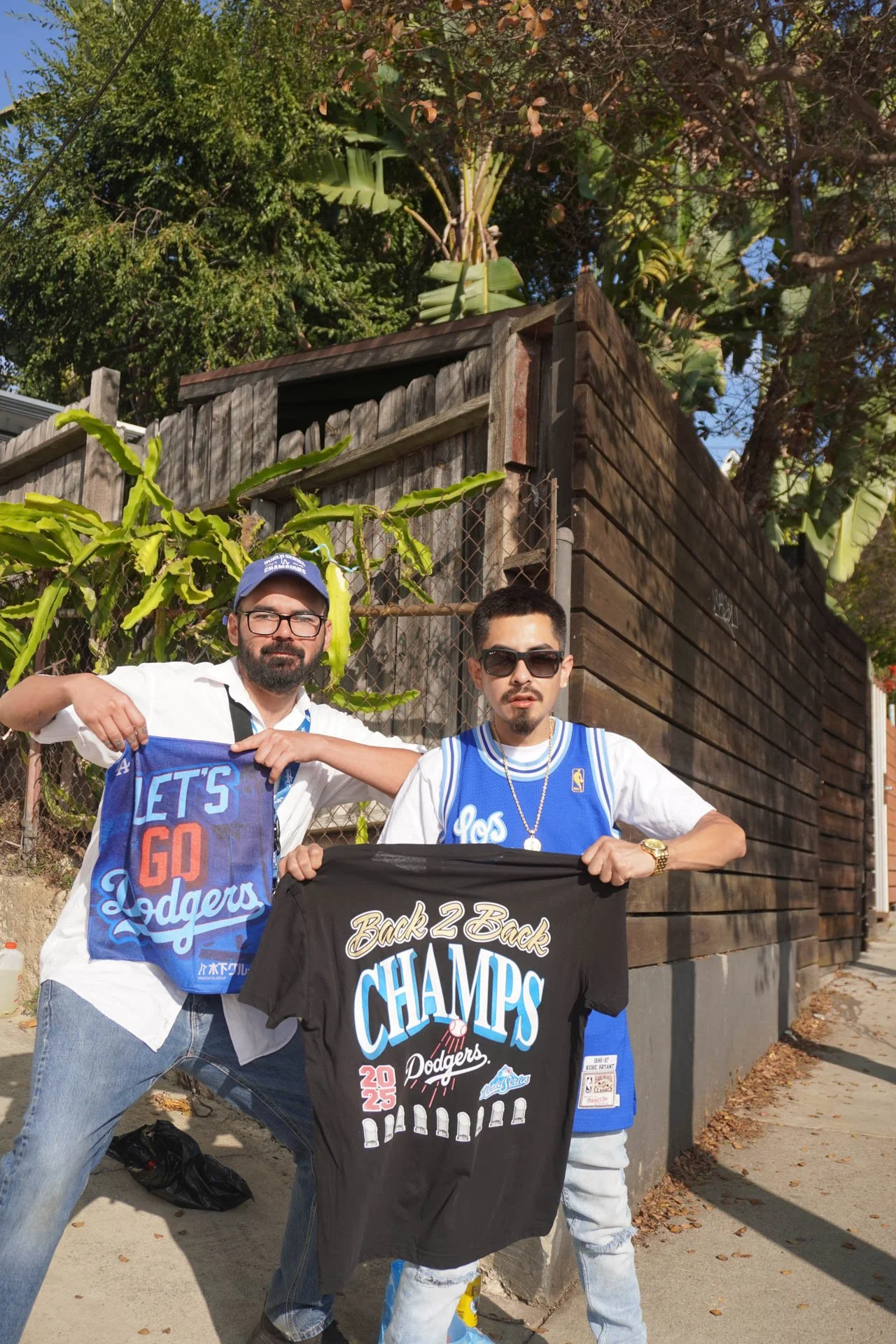 LAM_LA_DODGERS_outside__001.jpg
