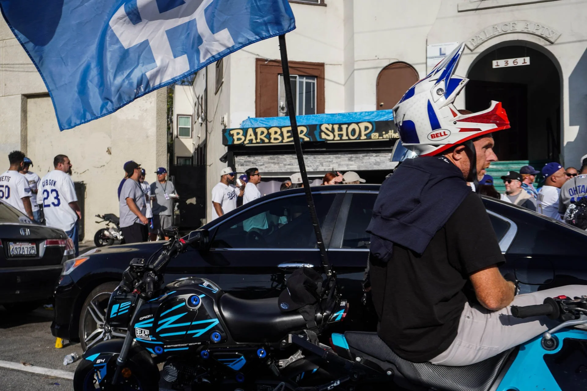 LAM_LA_DODGERS_outside__004.jpg
