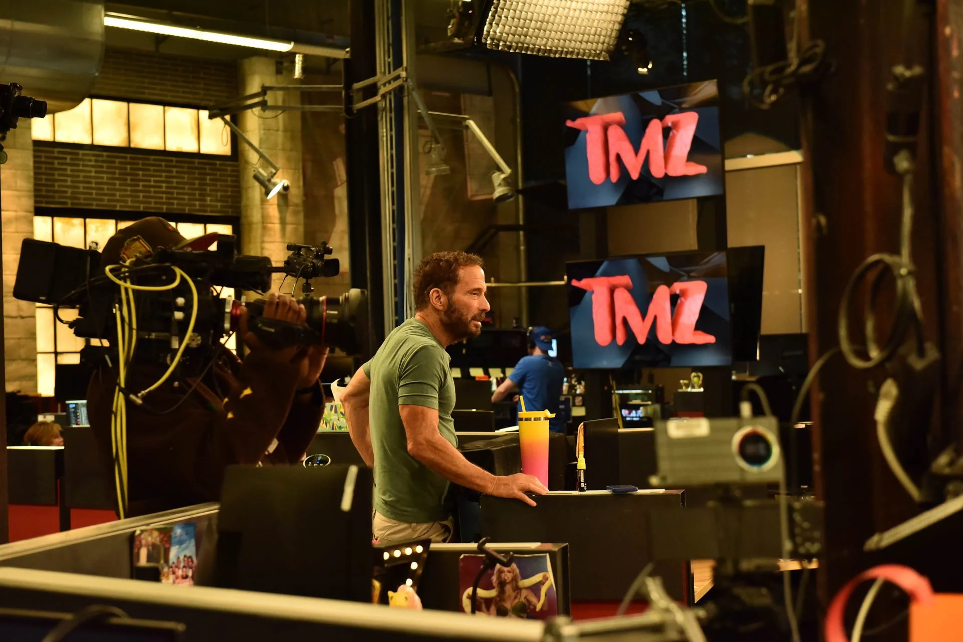 LAM_TMZ_HARVEY_LEVIN_0076.jpg