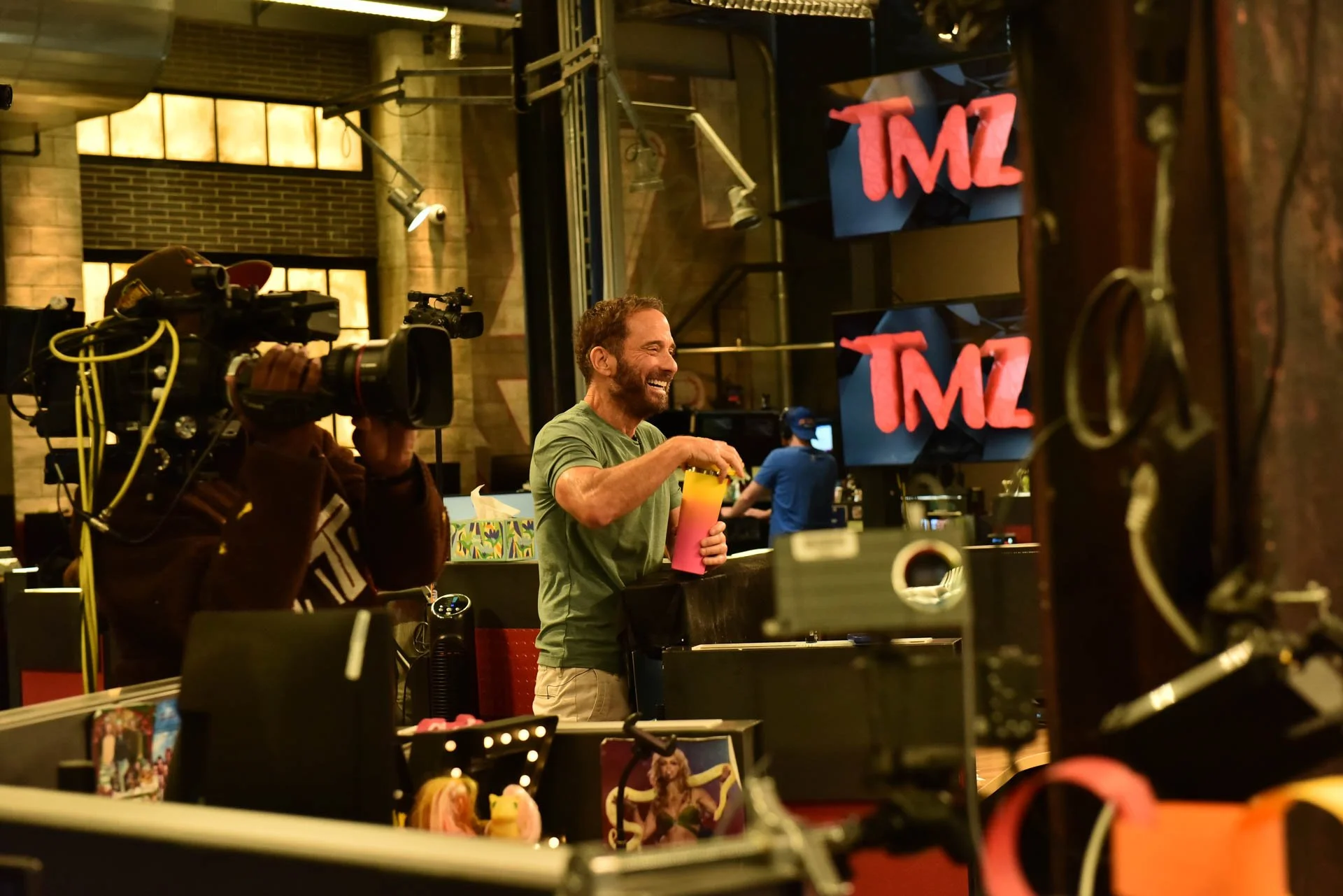 LAM_TMZ_HARVEY_LEVIN_0087.jpg