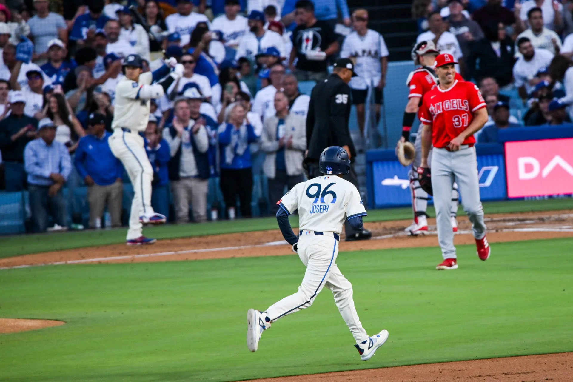 LAM_DODGERS_VSANGELS_JUN6_037.jpg
