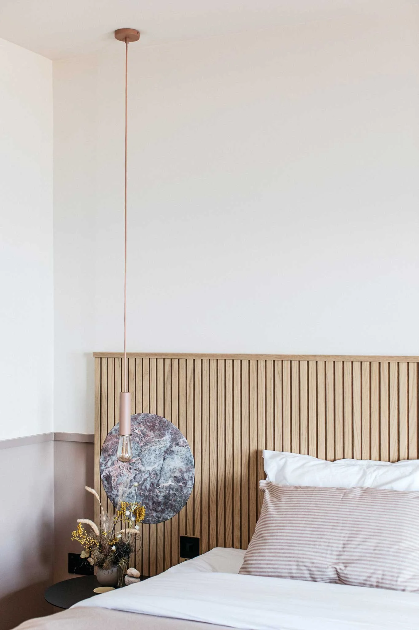 Port_Hotel_Deatil_of_room_bed.jpg