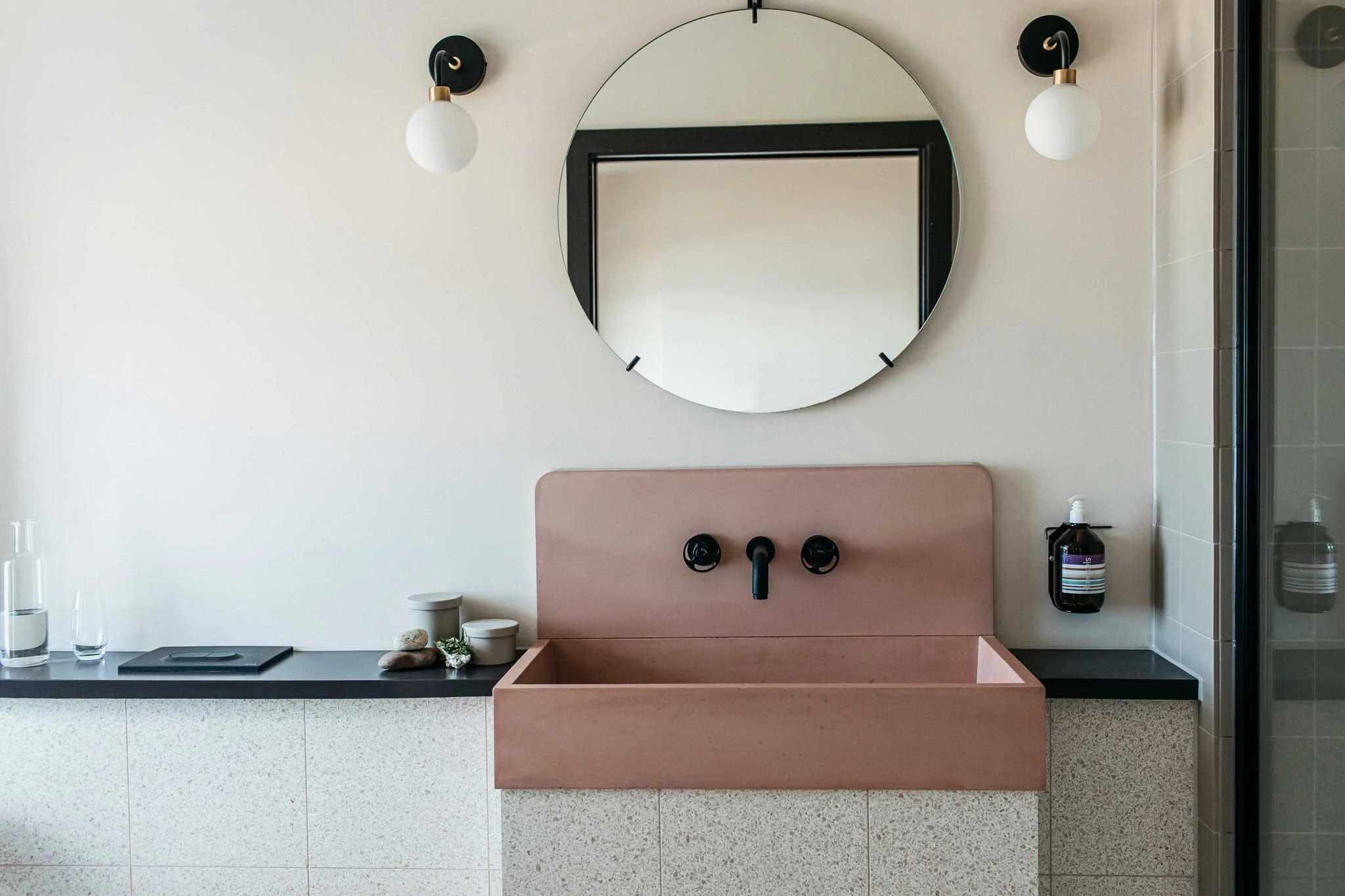 Port_Hotel_sea_view_room_sink_detail.jpg