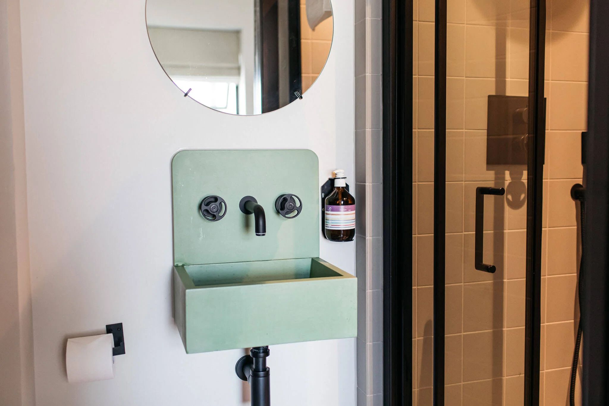 Port_Hotel_Cabin_Bathroom.jpg