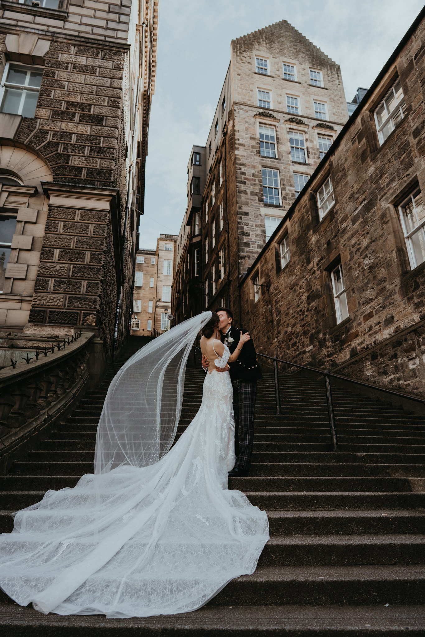 Edinburgh-wedding-photographer-and-videographer-30.jpg