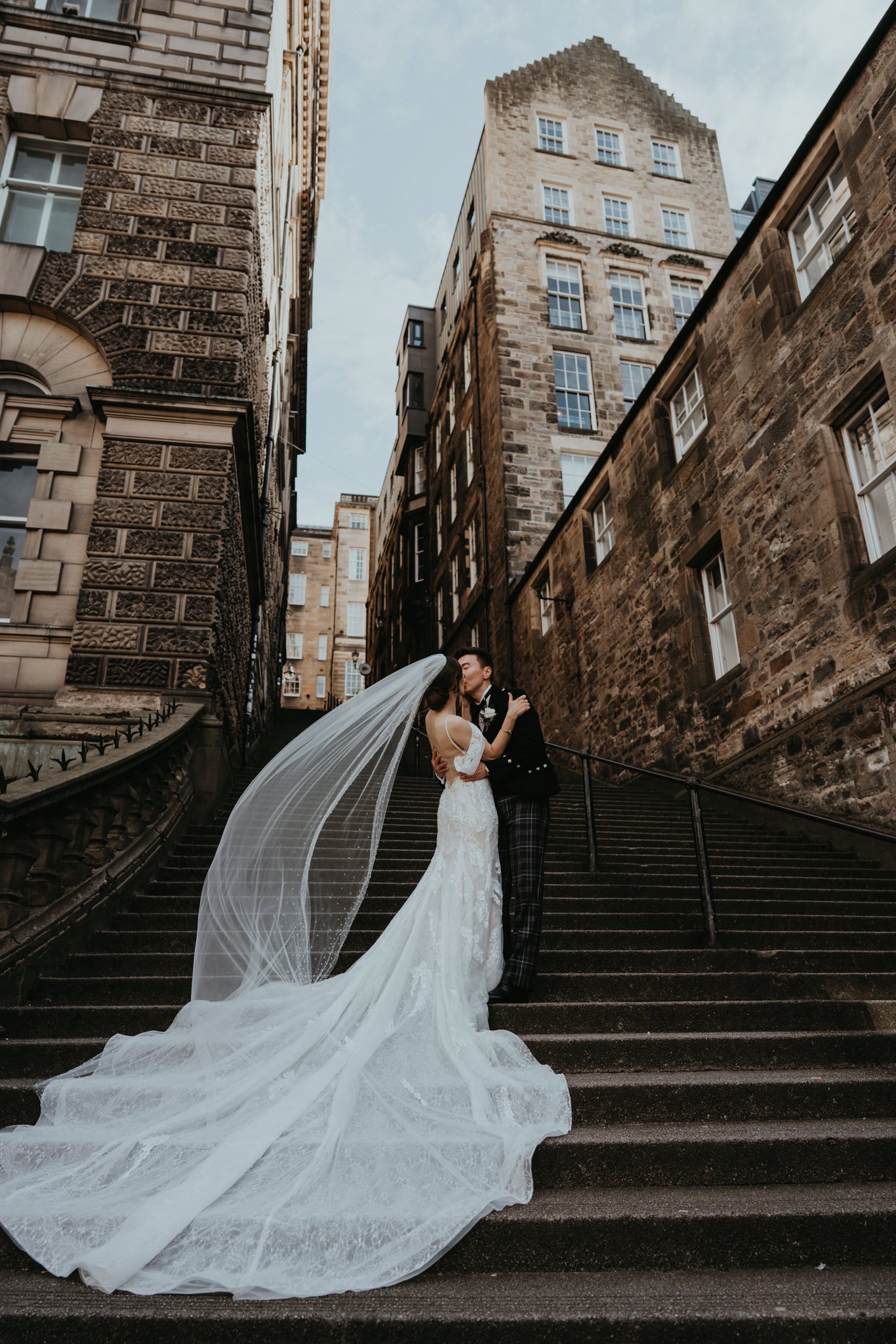 Edinburgh-wedding-photographer-and-videographer-31.jpg