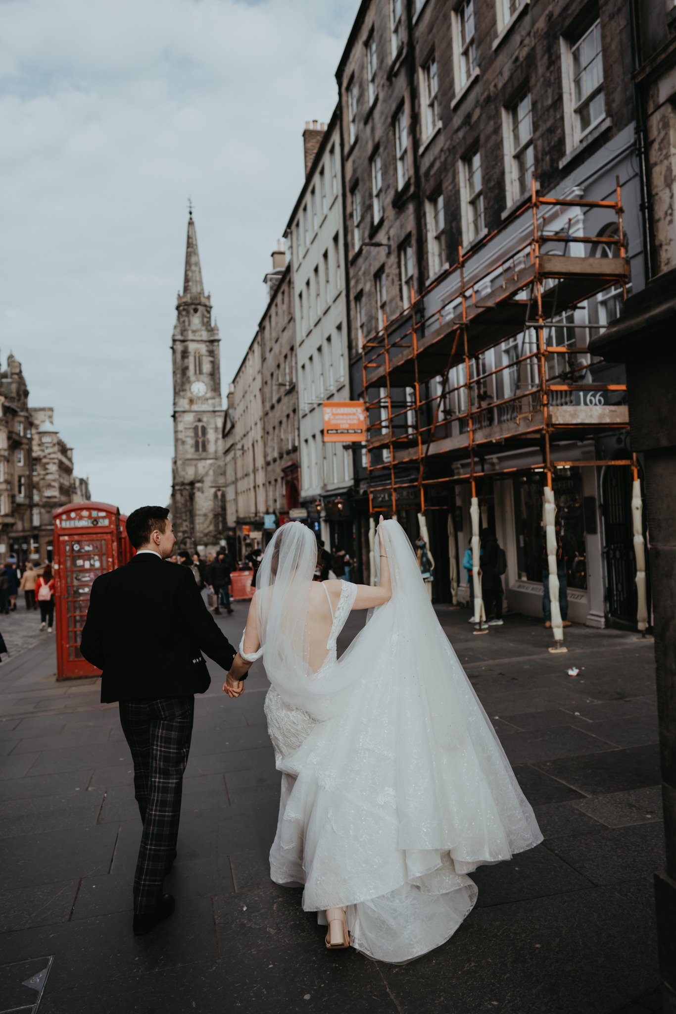Edinburgh-wedding-photographer-and-videographer-64.jpg
