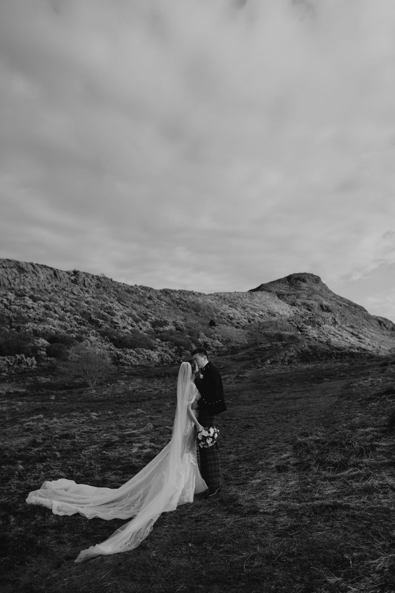 Edinburgh-wedding-photographer-and-videographer-77.jpg
