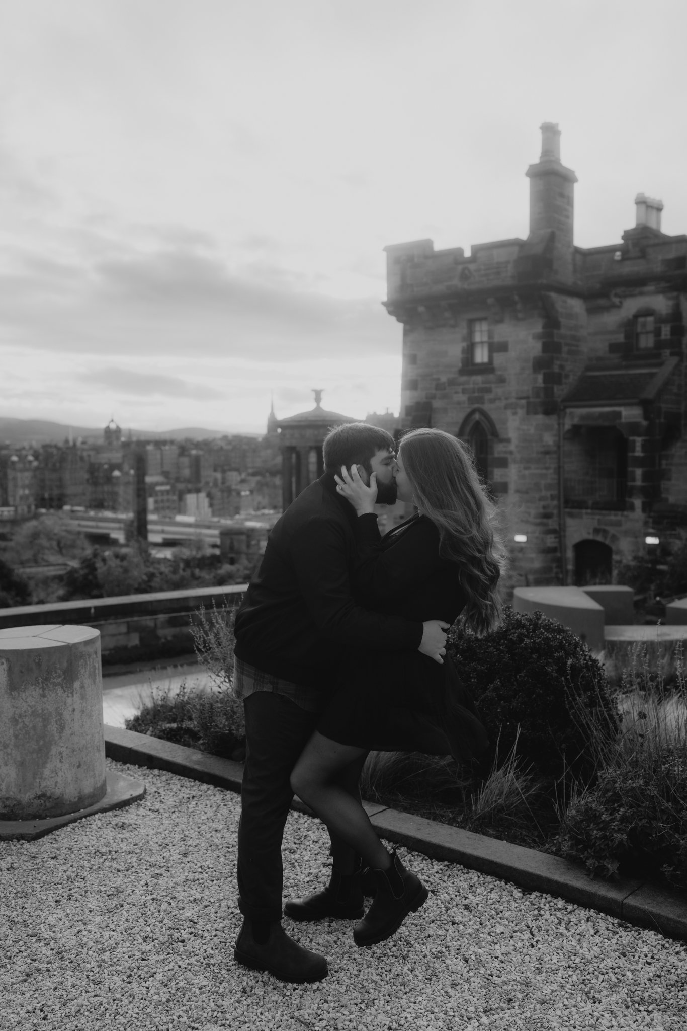  A sweet Calton Hill Edinburgh marriage proposal | Edinburgh marriage proposal photographer 