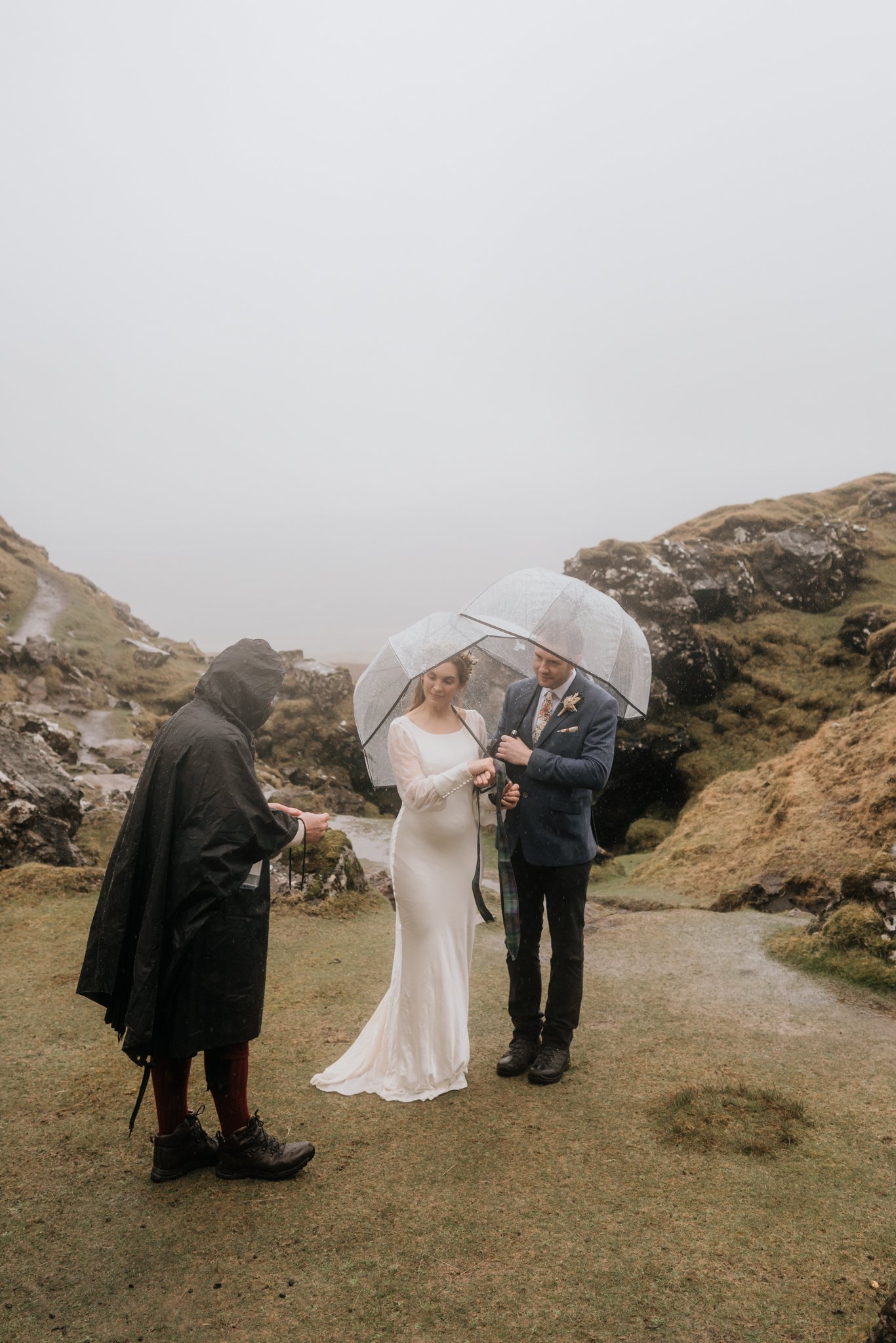 Isle-of-skye-elopement-photographer-videographer-35.jpg