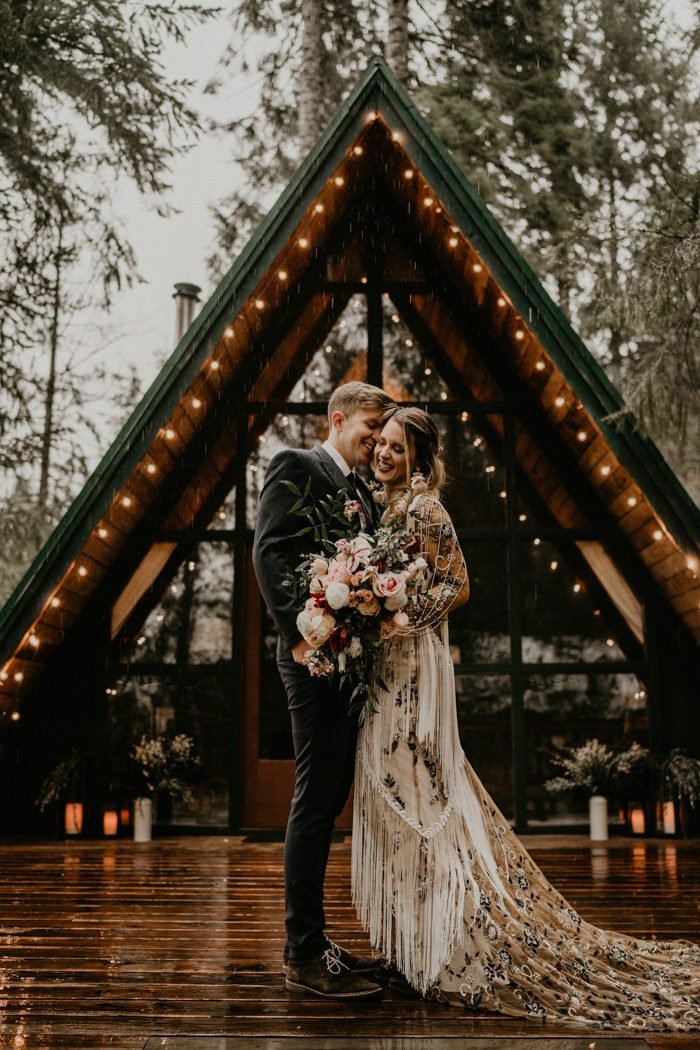 this-a-frame-cabin-elopement-inspiration-is-the-epitome-of-the-pnw-henry-tieu-photography-27-700x1050.jpg
