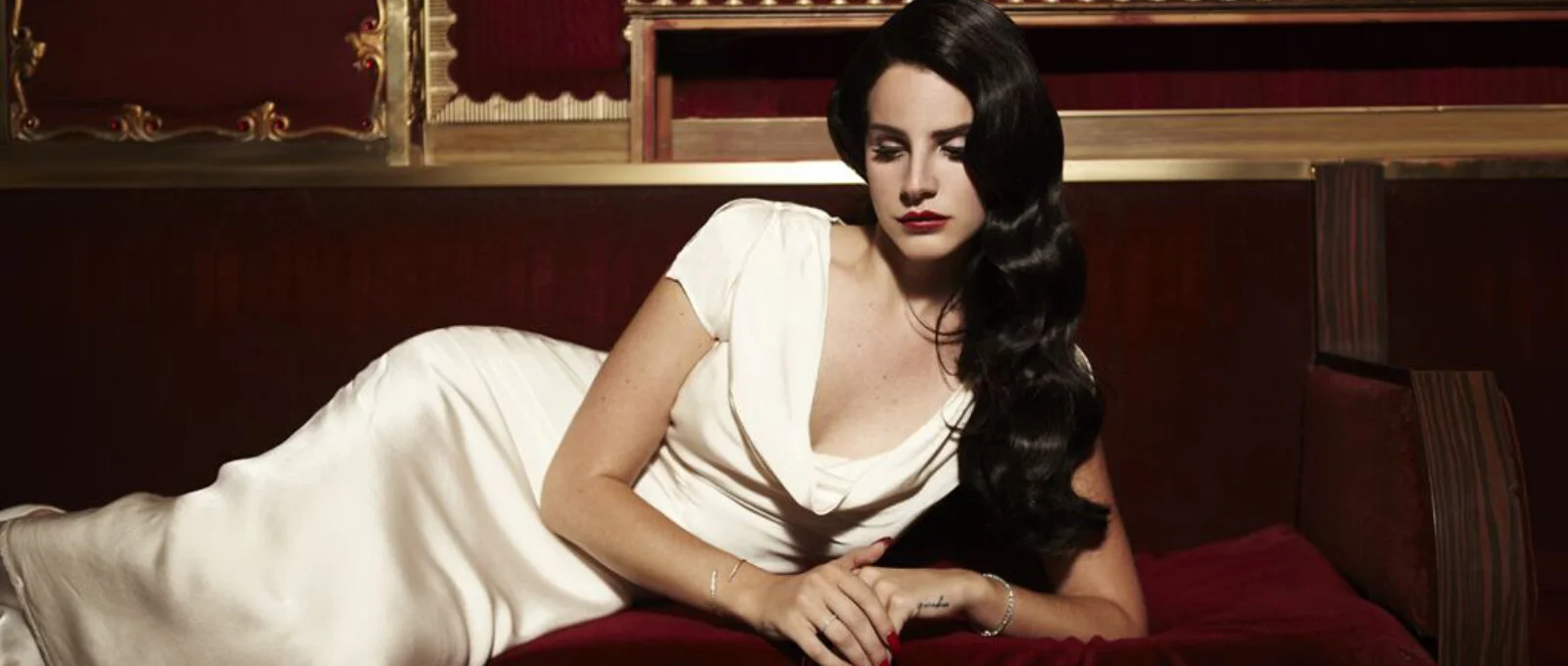 Klidné chemtrailové nebe Lany Del Rey