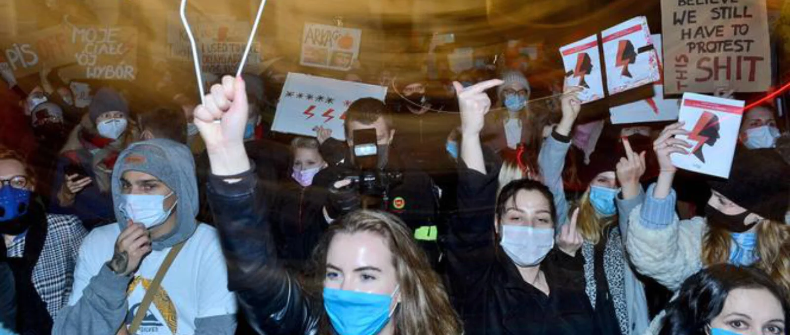 Ve jménu matky, dcery i milované sestry, ***** ***