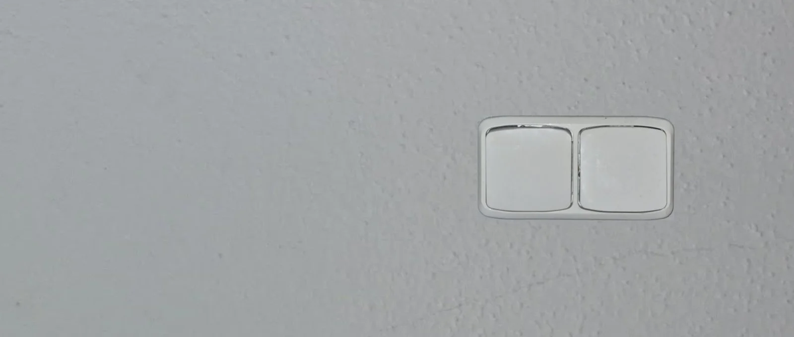 Debut BeRnardety Babákové zve mezi stěny s oknem do širokého okolí