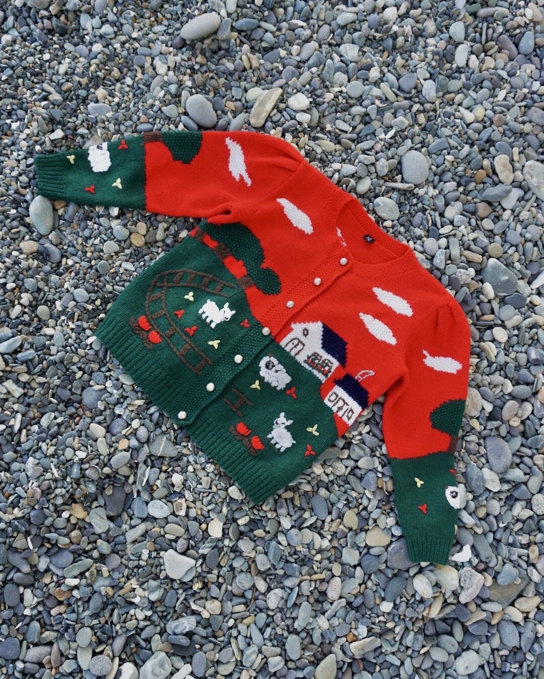 9063FE69-F780-4F44-89CF-62771B3FBB11