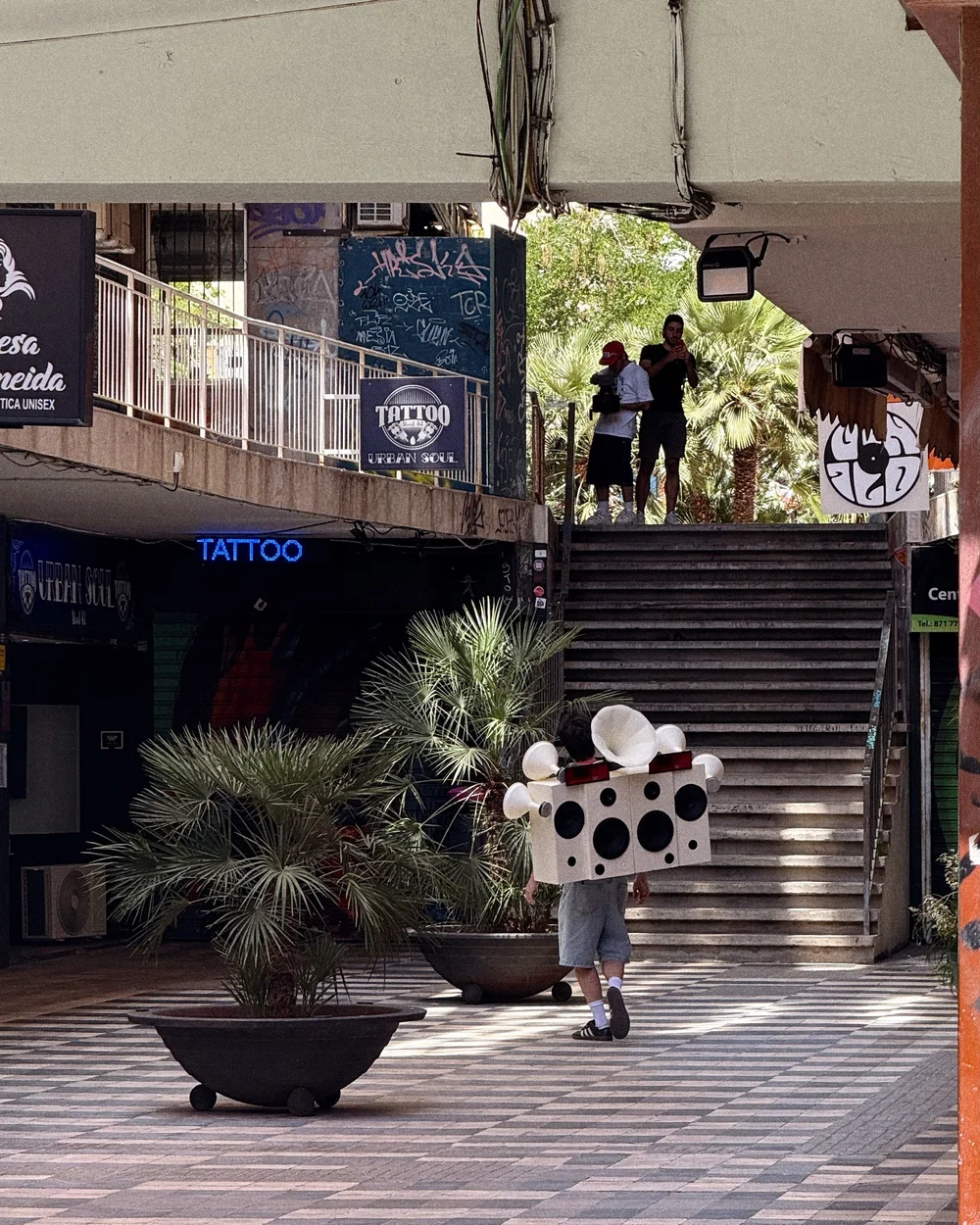 Mallorca-speakers-dj-funny.JPG