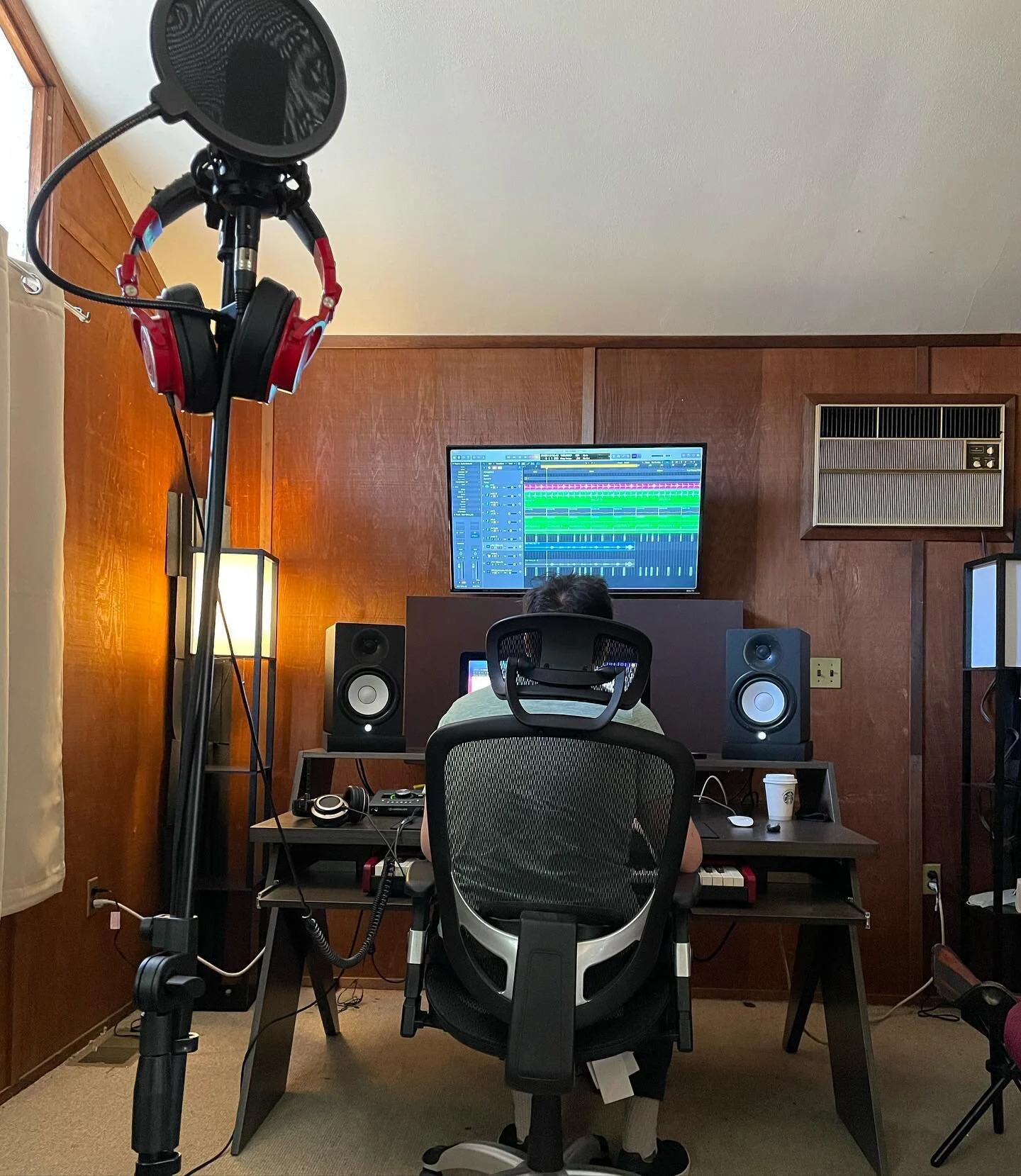 Vocals are being recorded for @farhiofficial&rsquo;s next single. It&rsquo;s a song I&rsquo;ve been wanting to put out for a few years now. Coming soon 🕰 
.
.
#recording #studio #music #song #singing #singersongwriter #songwriter #artist #vocals #je