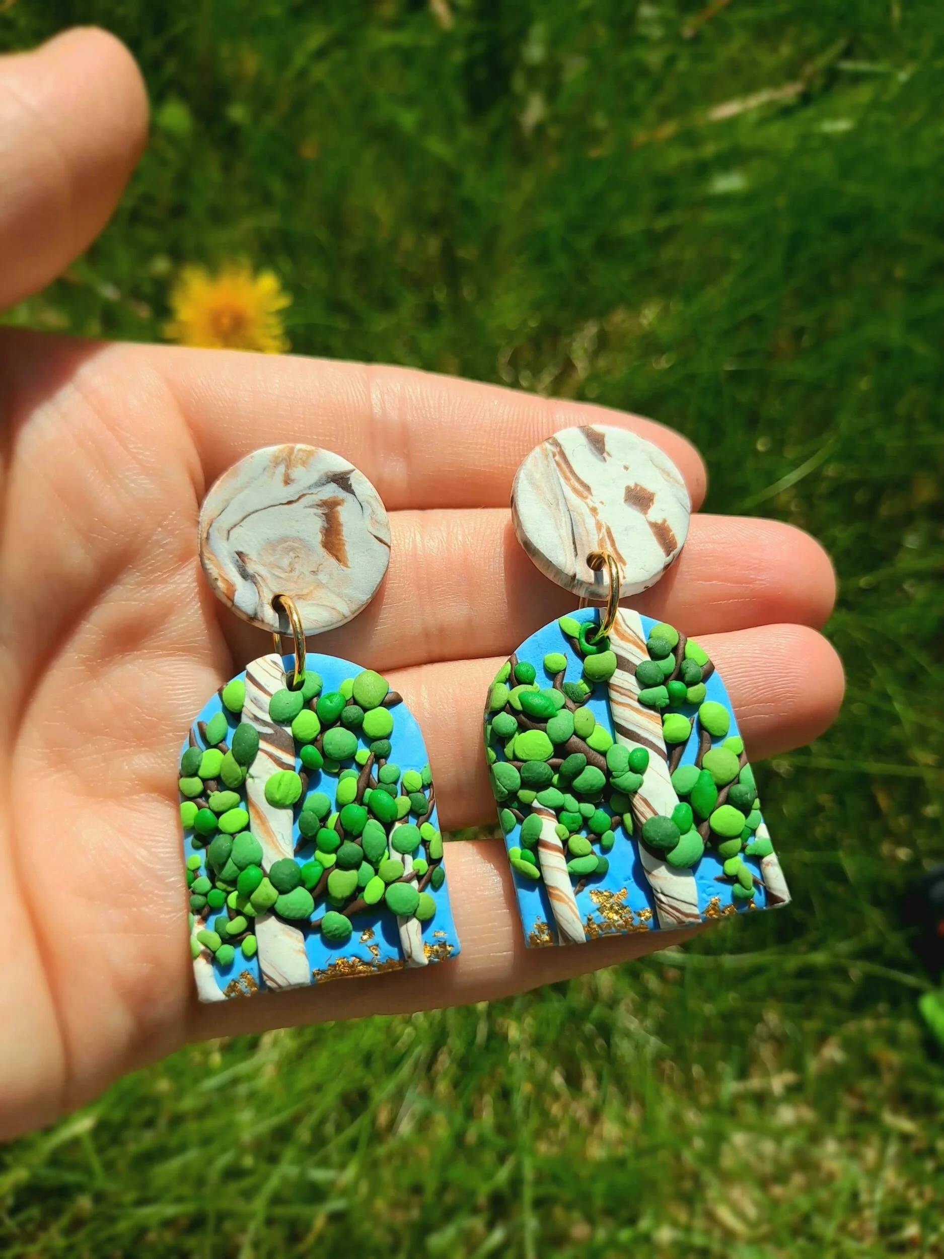 6DA259E5-FAD3-4380-B4A4-3E9EB6650F7D