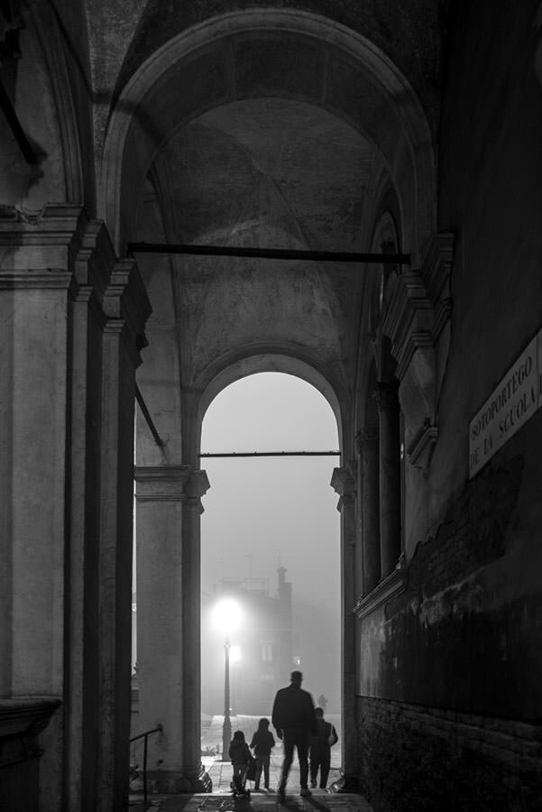 Trying the newborn Leica Q2 Monochrom