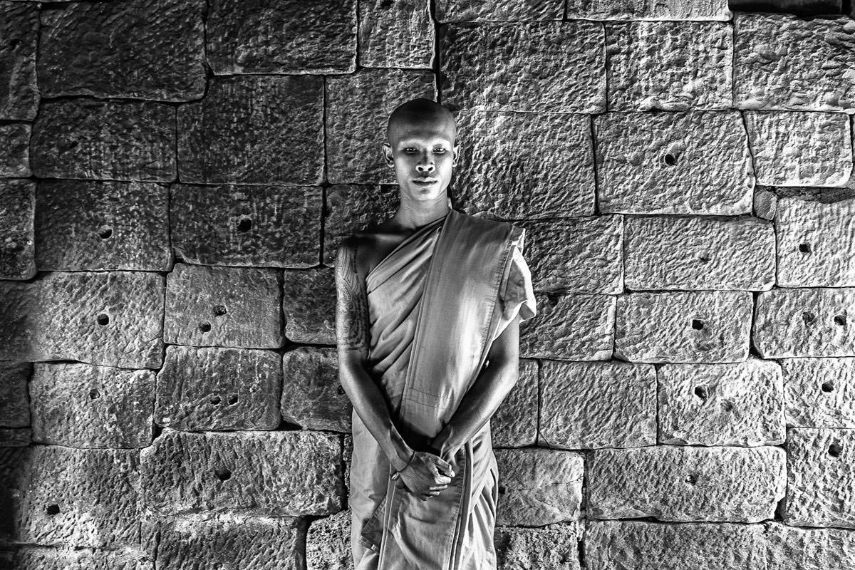 007 Monk in Angkor Wat