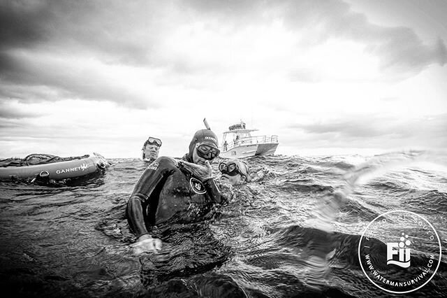 Being prepared to assist in the event of a breath hold related emergency is an essential and perishable skill if not practiced regularly. @fii_freedive instructors demonstrate the skills then supervise the students in the classroom, pool and open oce