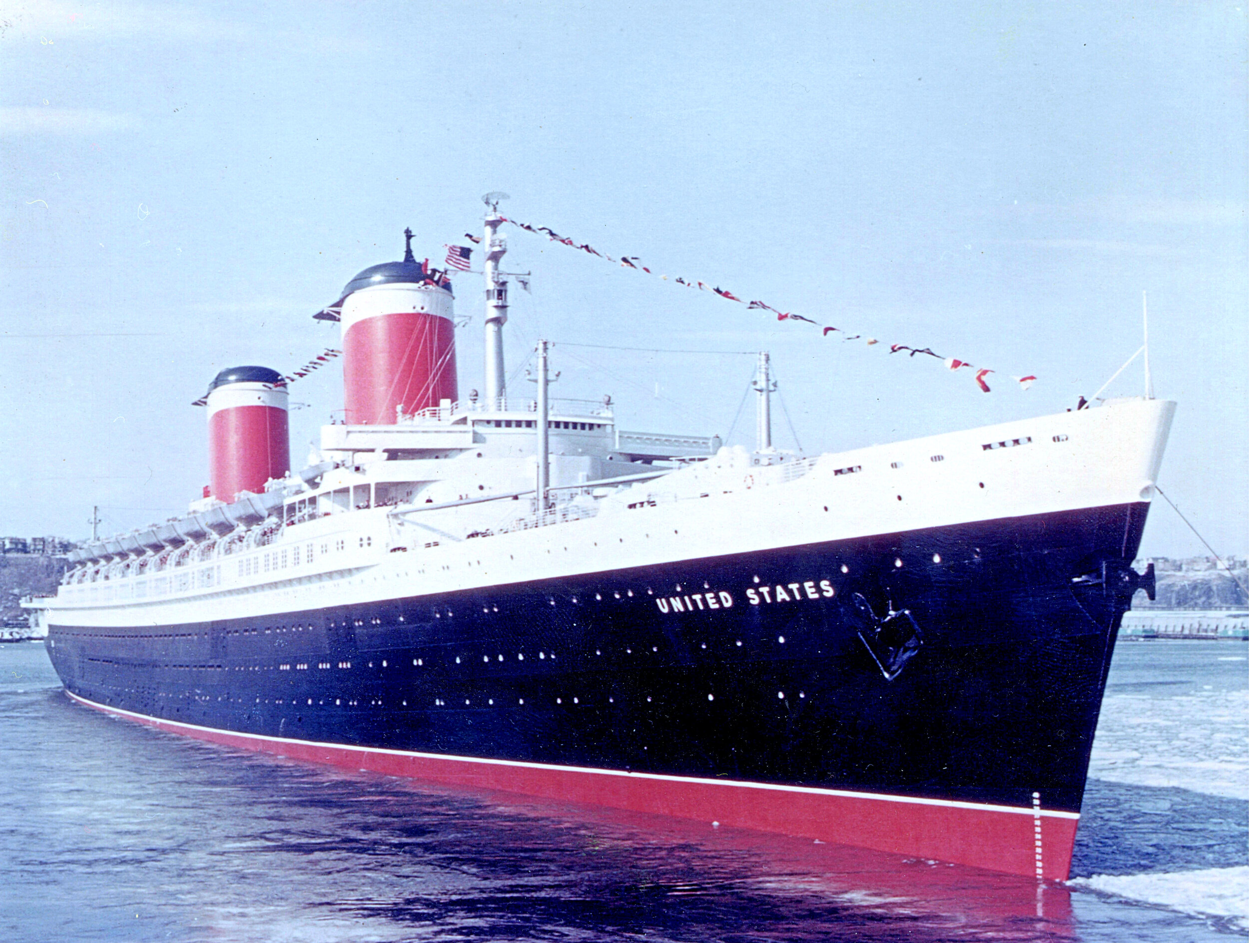 SS United States vs. RMS Titanic — SS United States Conservancy