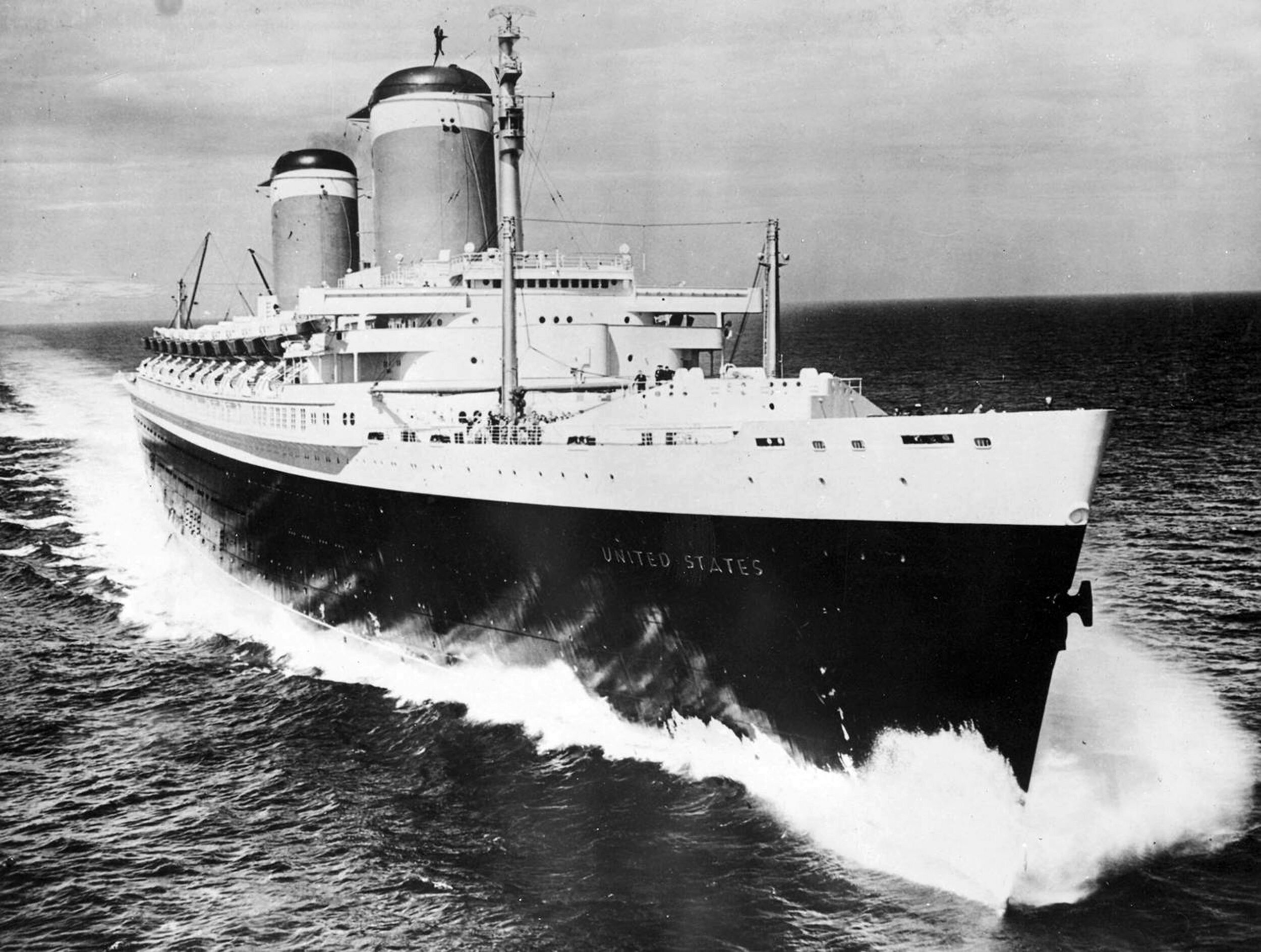 The SS United States traveling at excess of 38 knots — over 44 miles per hour — on her sea trial (Image courtesy of Charles Anderson)