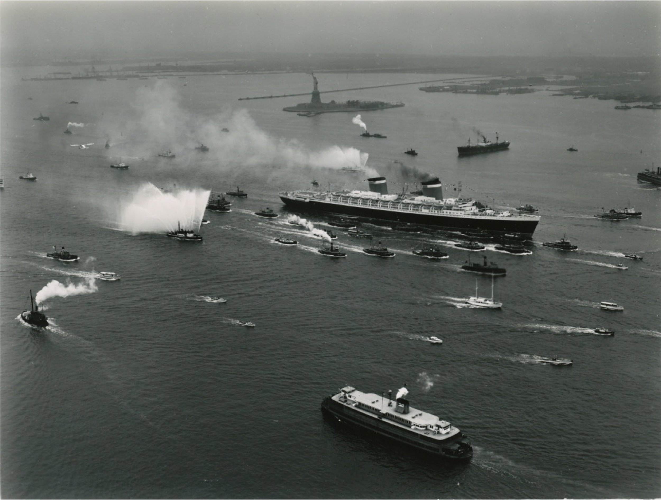 The SS United States returning to New York from her maiden voyage