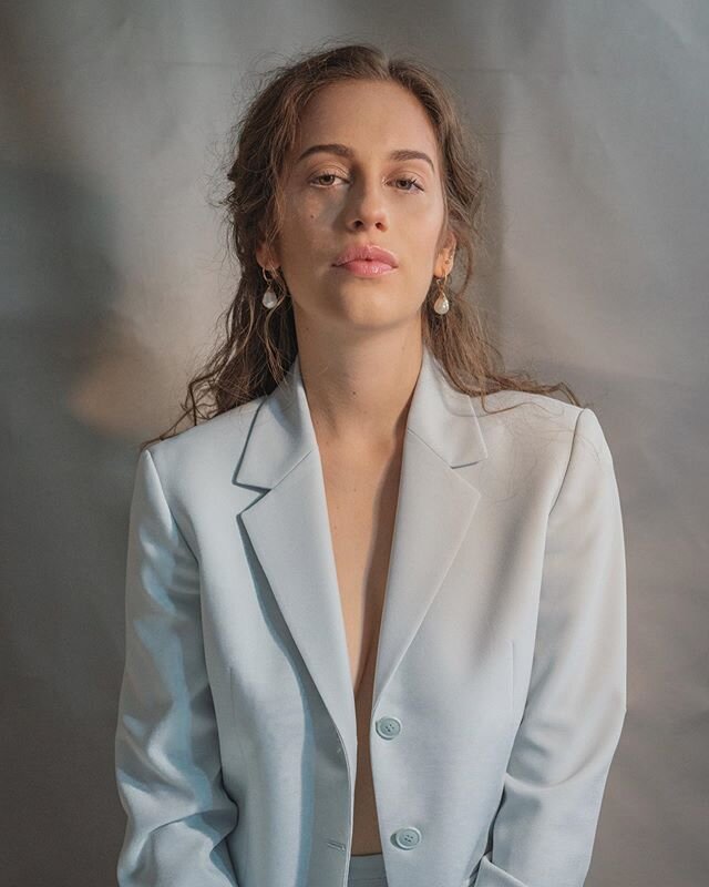 Buenos Aires! Nos vemos hoy a las 21 hs en @bebopclub estaremos compartiendo canciones con @castromejiatatiana @diegowainer1 y @avilanocuarteto 💛. Con algunas cosas del disco que estamos haciendo con @casalimonmusic .
.
Buenos Aires see you tonight 