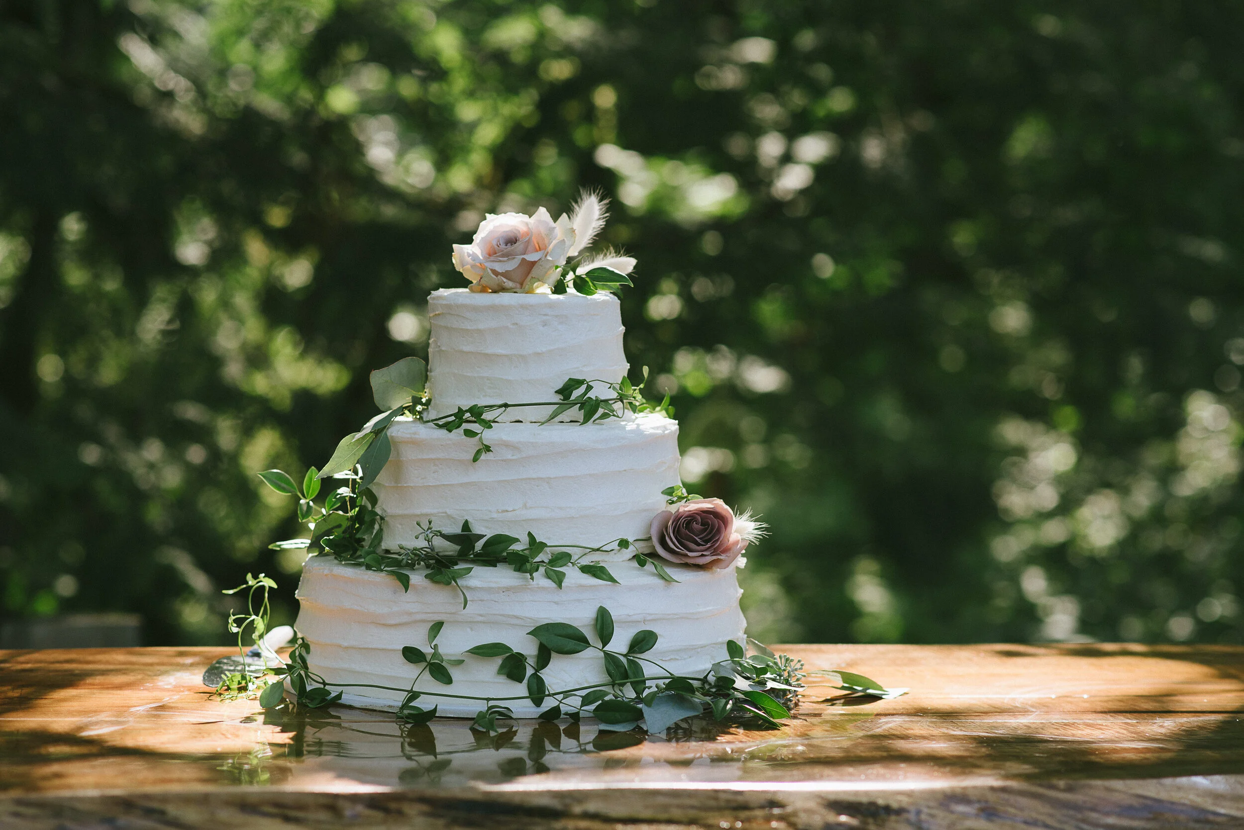 rustic white wedding cake