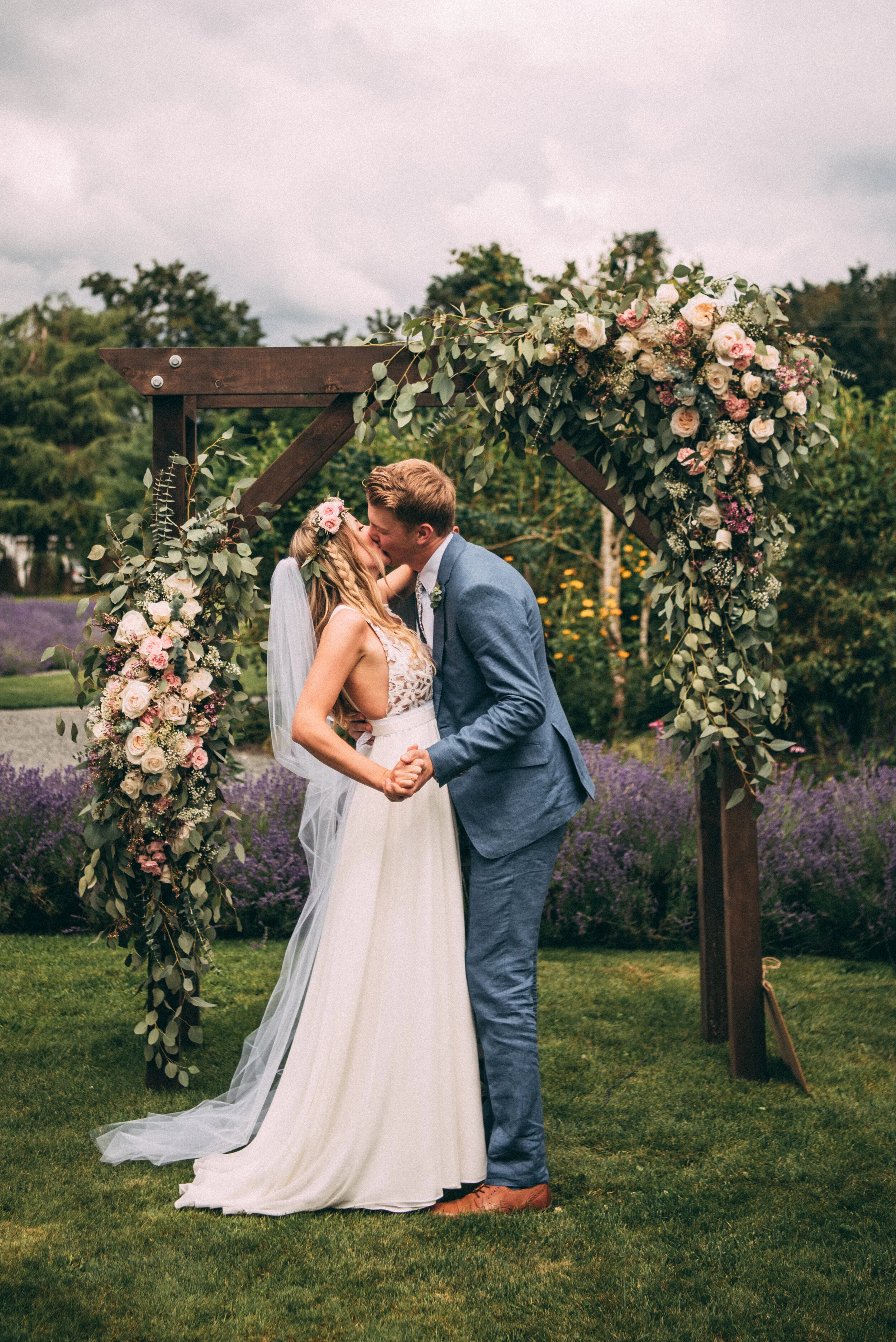 Katie&CamWedding-LavenderFarm-July7,2018-LauraOlsonPhotography-SunshineCoastWeddingPhotographer-5621.jpg