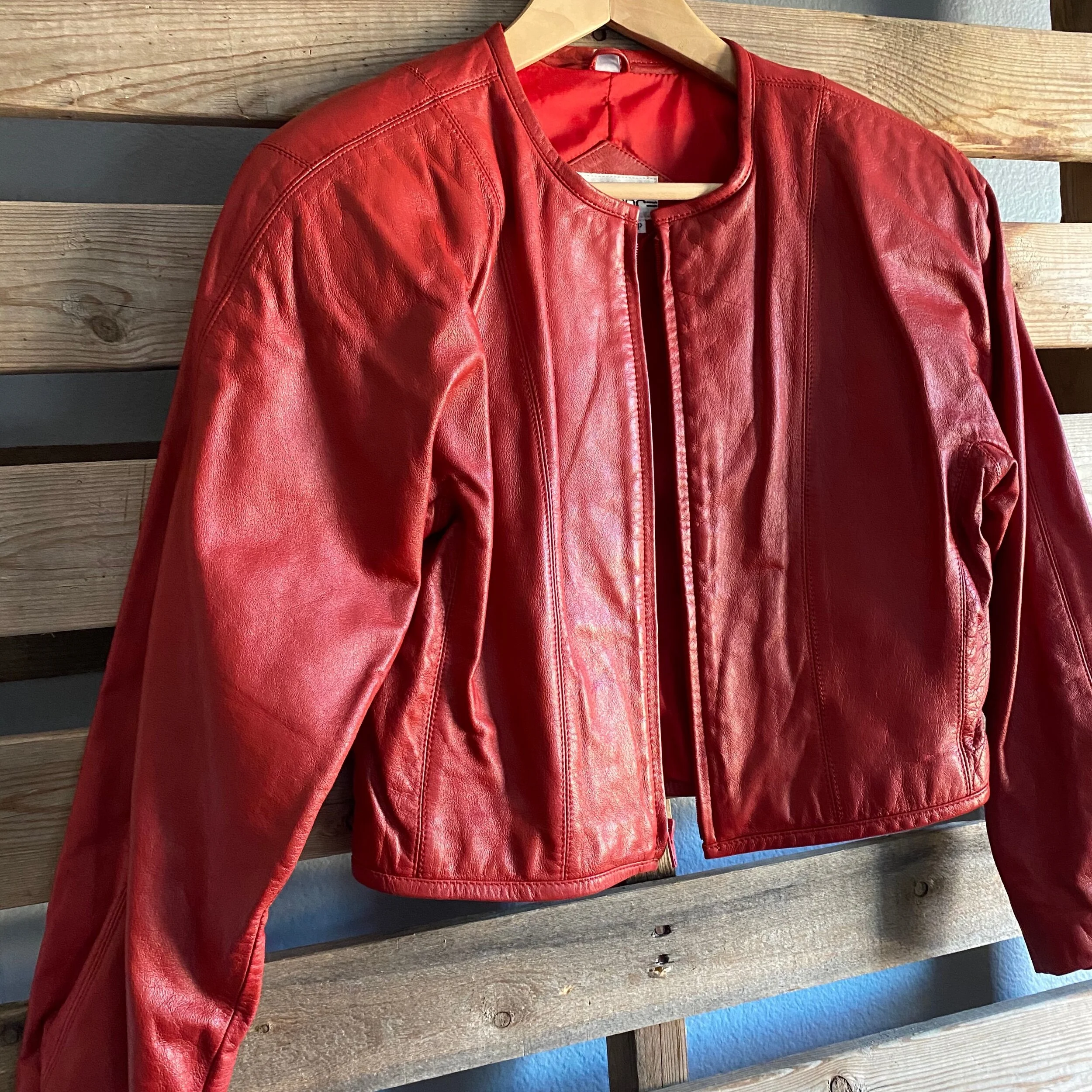 B7E6A73C-F05A-46E2-898C-4E3656DC468D